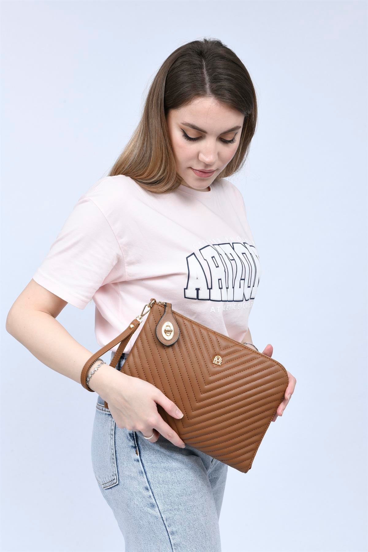 Belda Kadın Clutch Çanta 67-6011 TABA