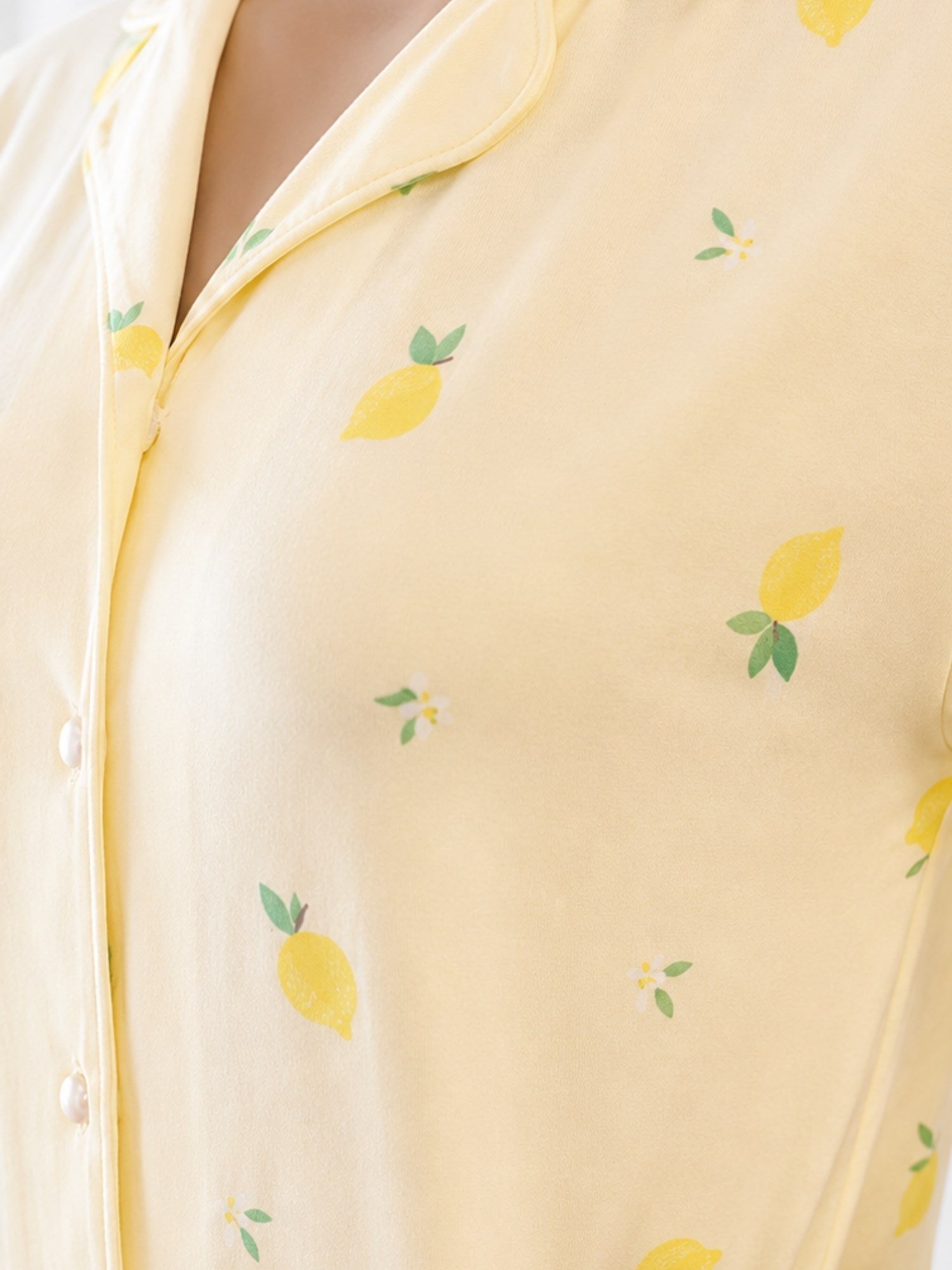 Kadın Yumuşak Dokulu Limon Desenli Kısa Kollu Düğmeli Pijama Takımı 8026 Sarı