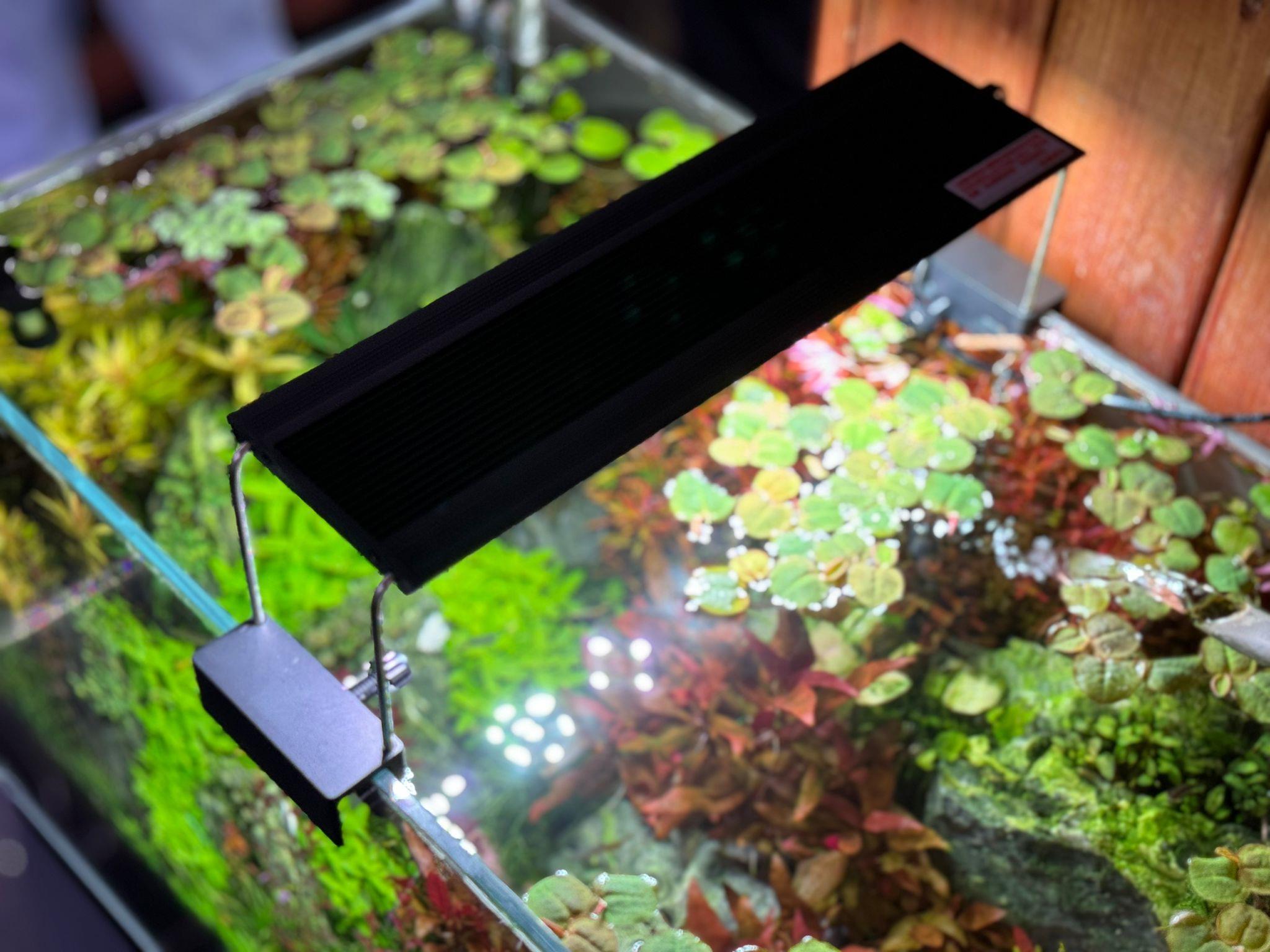 YIKEDA FULL SPEKTRUM 22,4 W LED ARMATÜR (38-55 CM)SDT8X