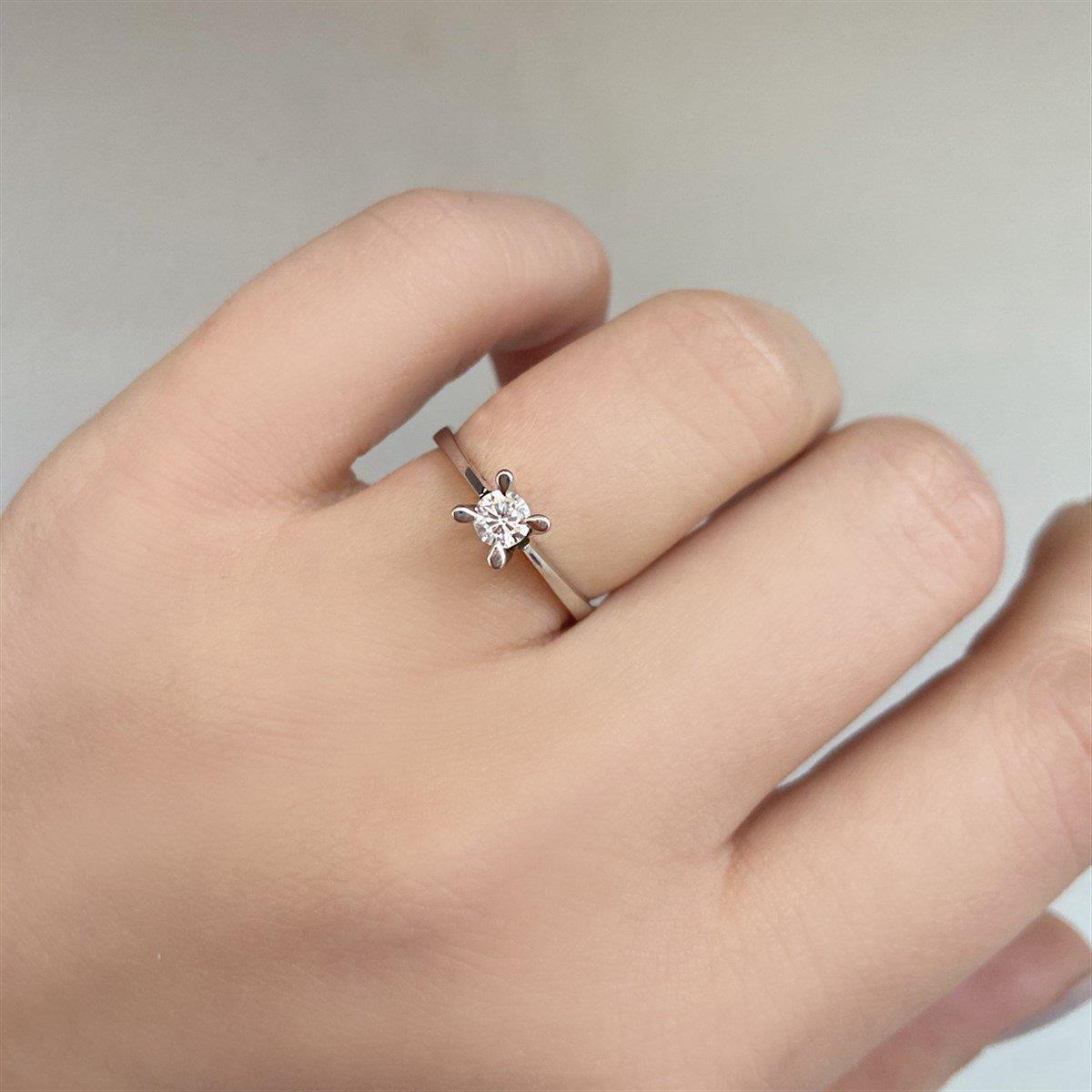 0.50 Karat HRD Sertifikalı Pırlanta Tektaş Yüzük E Renk