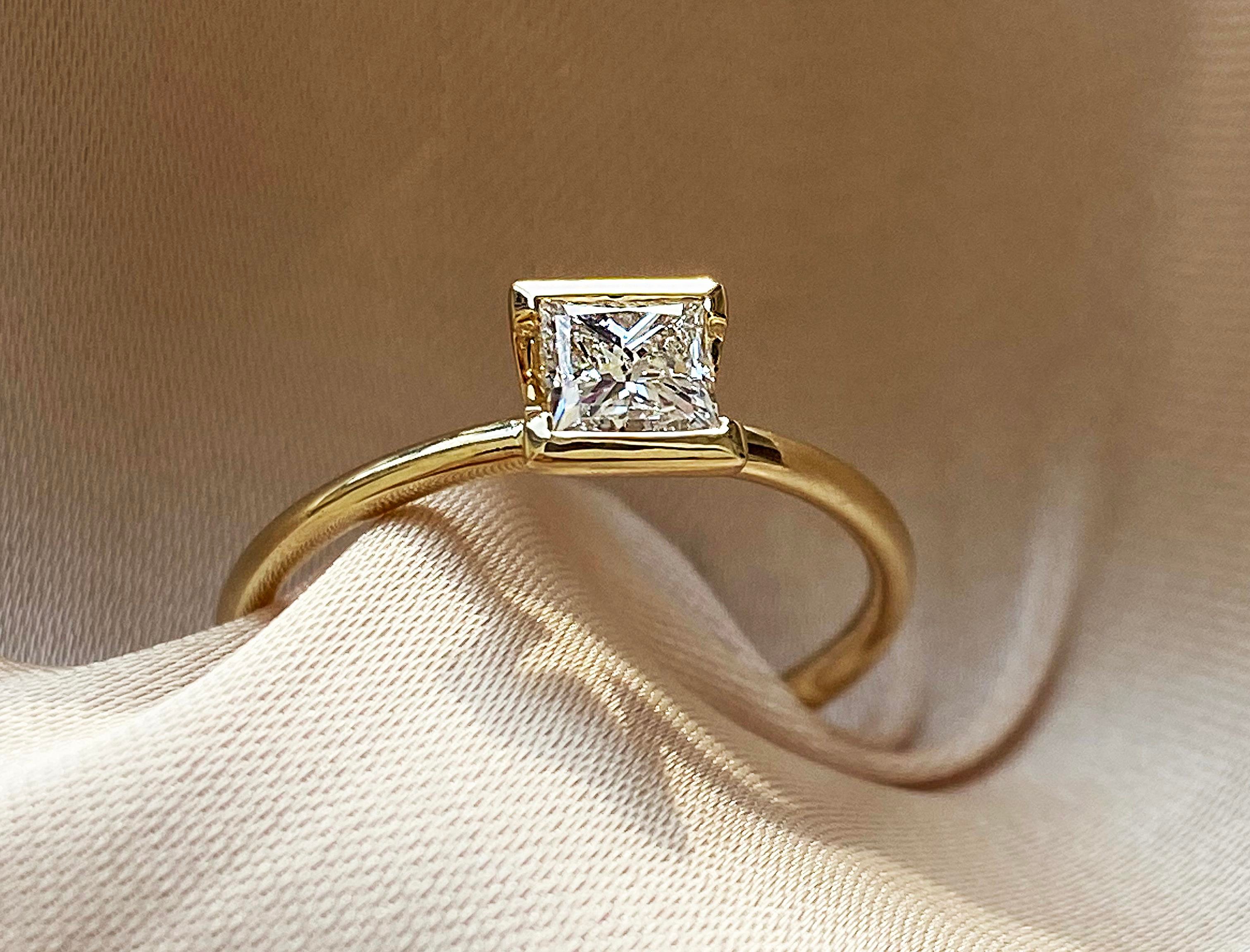 0.50 Karat Prenses Kesim Gia Sertifikalı Tasarım Yüzük - HERA