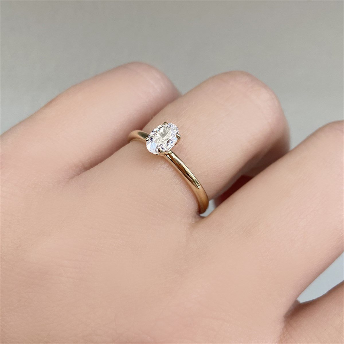 0.50 Karat Gia Sertifikalı Sarı Pırlanta Oval Yüzük F Renk