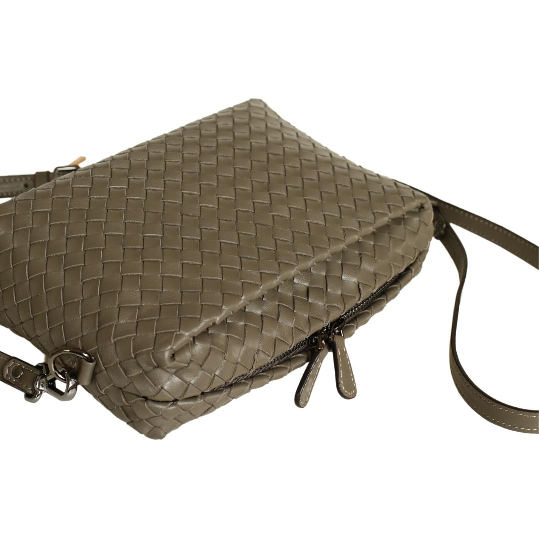 Gri Kadın Çapraz Askılı Çanta