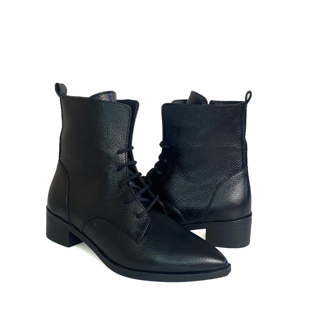 Siyah Alçak Topuklu Kadın Bot