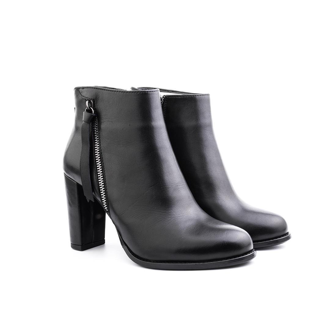 Siyah Fermuarlı Kadın Topuklu Bot