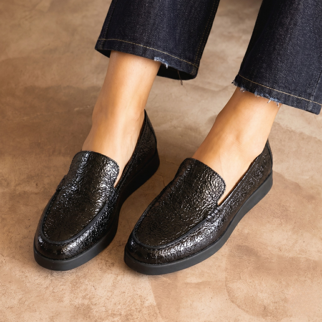 Siyah Kırışık Rugan Kadın Loafer