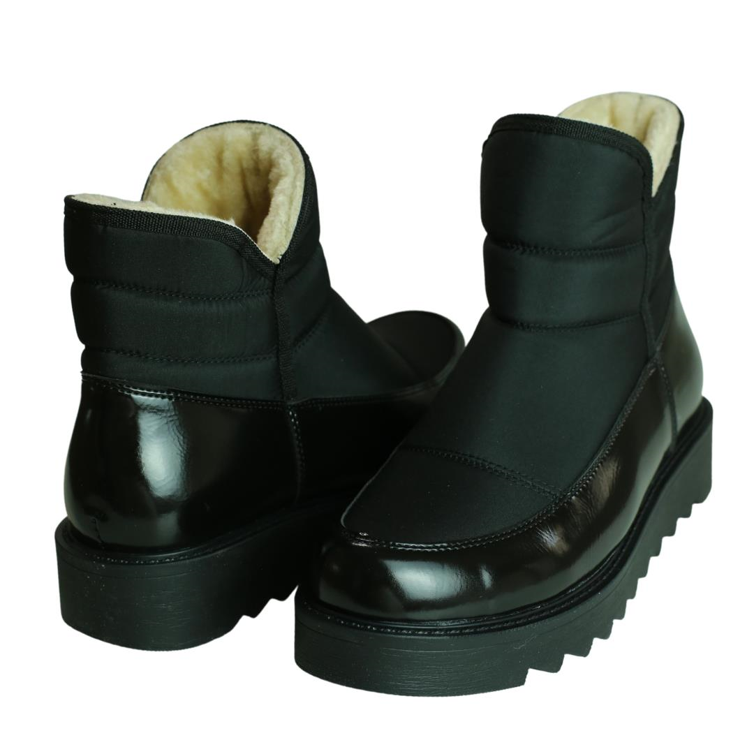 Siyah Rugan Kadın Kar Bot