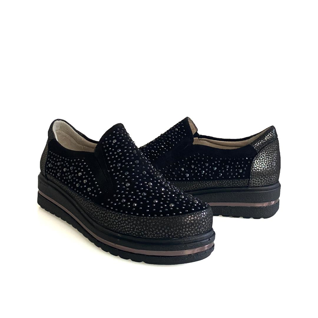 Süet Siyah Taş Detaylı Kadın Günlük Ayakkabı