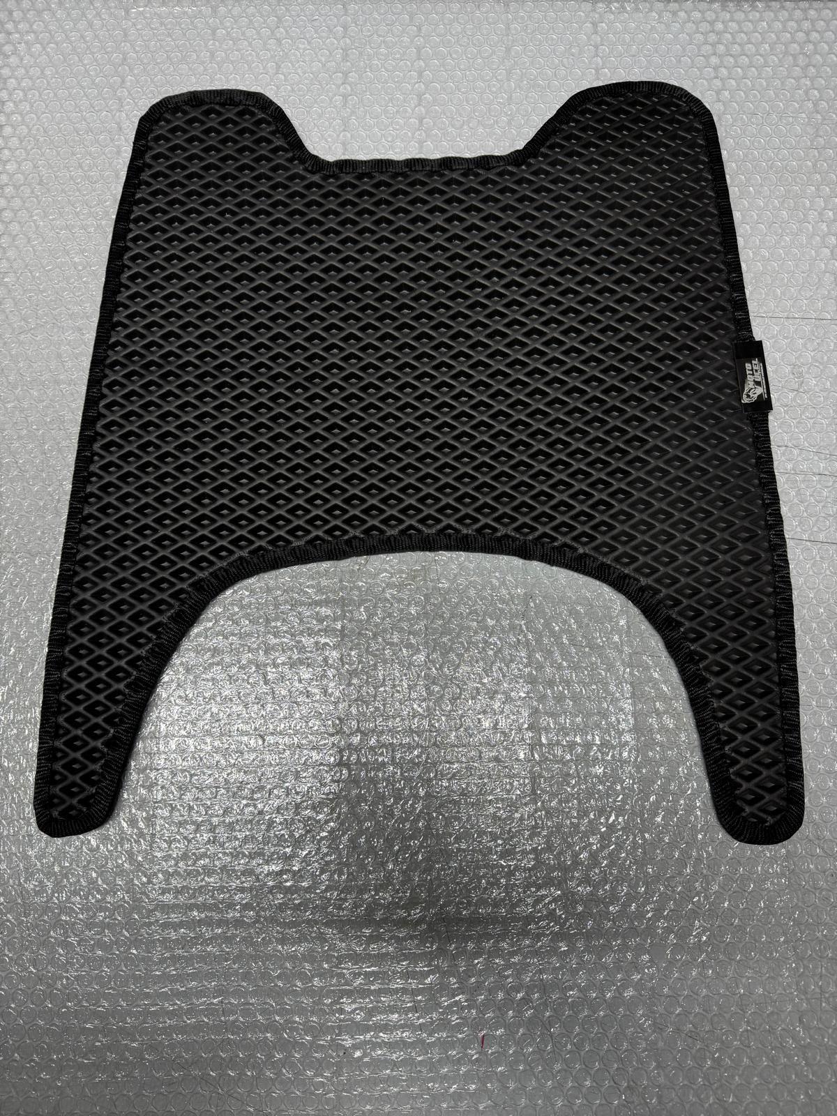 TVS Jupiter 125 Paspas (Siyah Zemin Siyah Kenarlı)