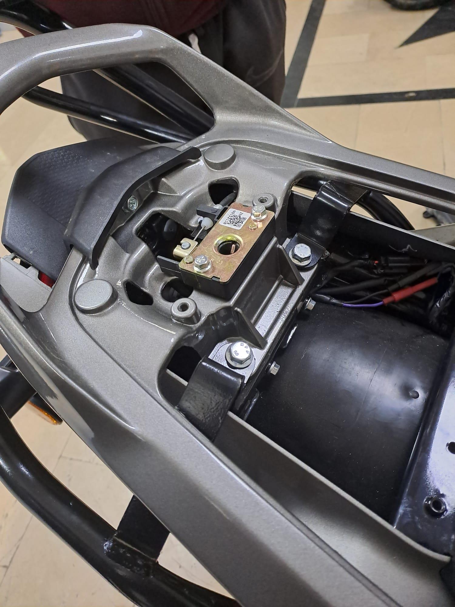 TVS Raider 125 Çanta Demiri