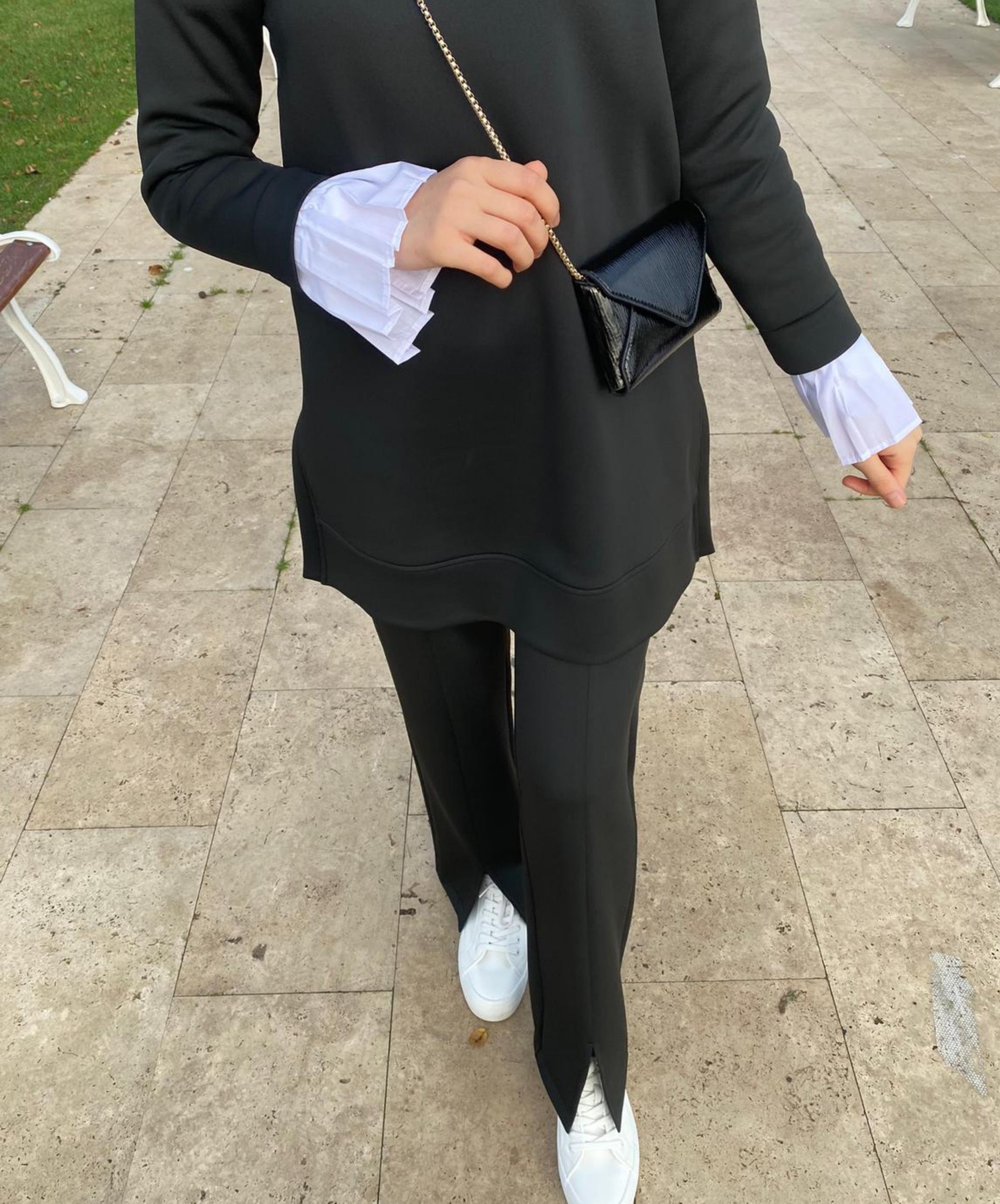 Pera Siyah Takım