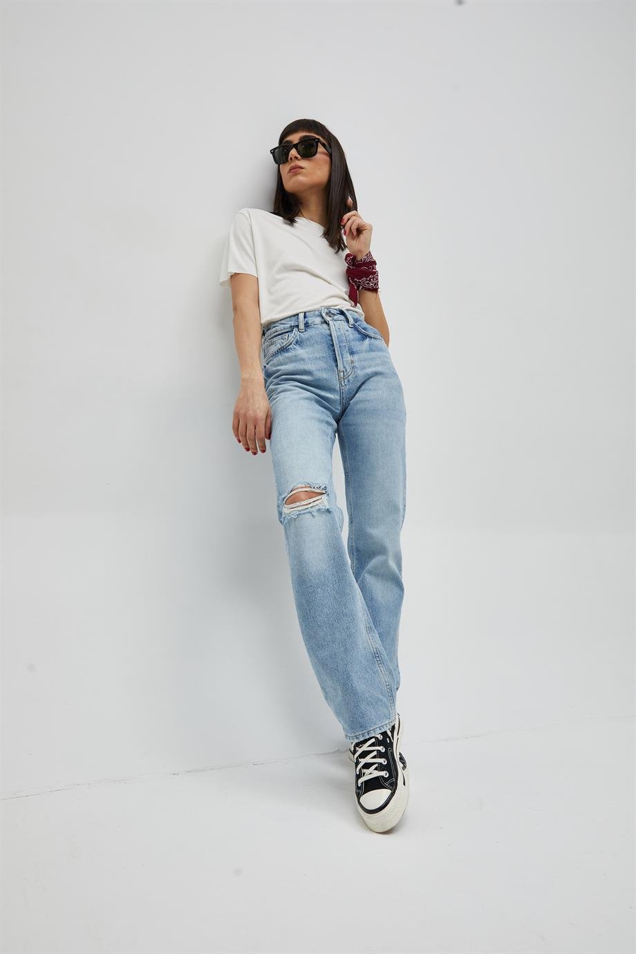 Dizi Yırtık Straight Jean