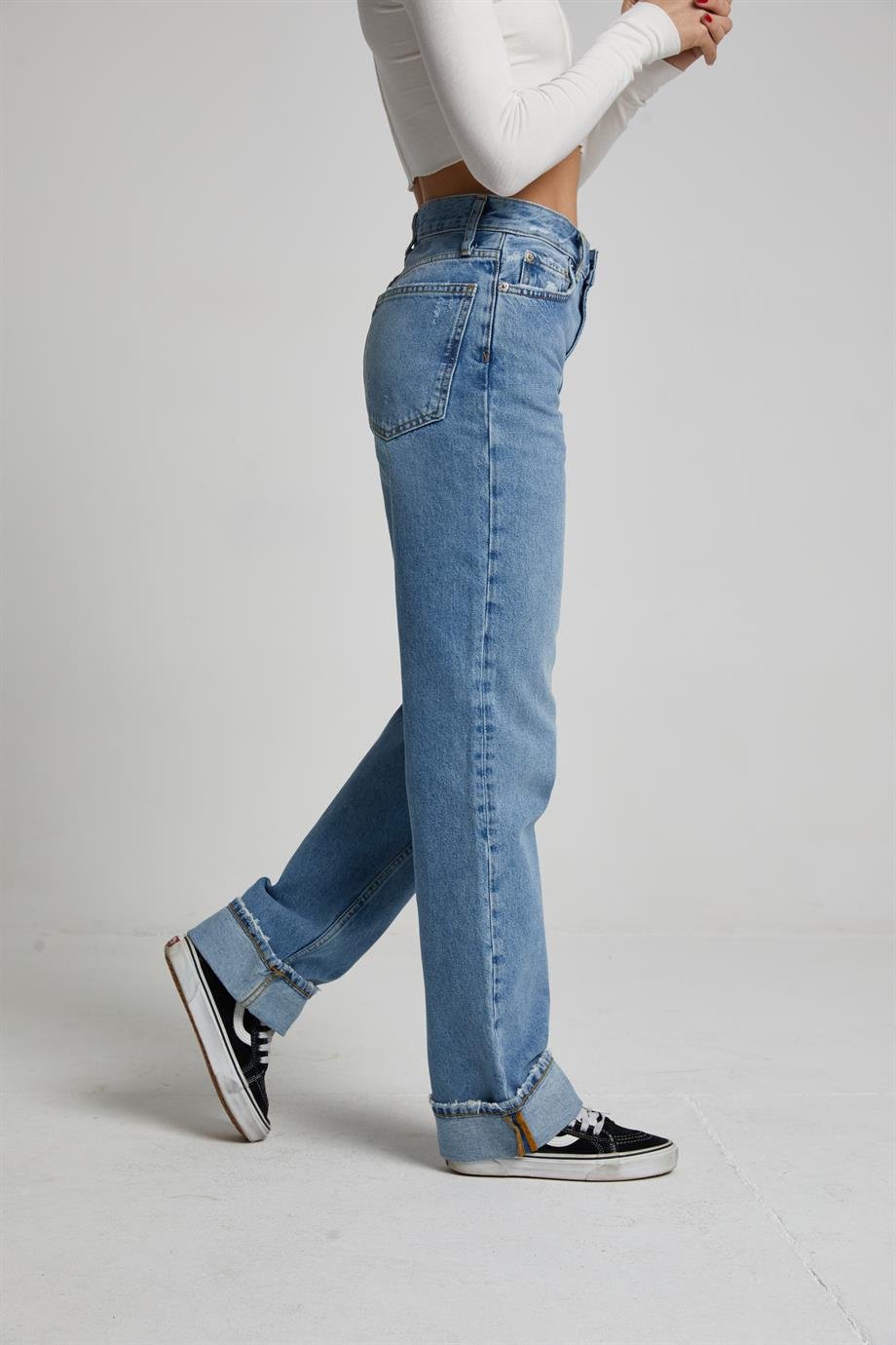 Mavi Yırtık Straight Jean 