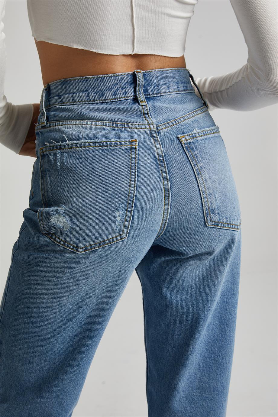 Mavi Yırtık Straight Jean 