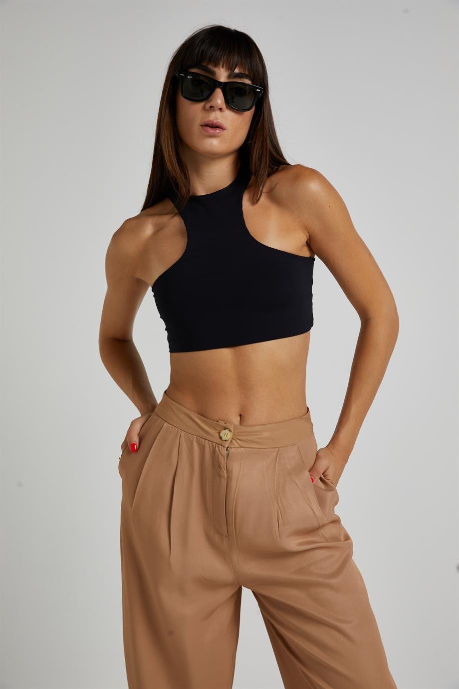 Siyah Asimetrik Kesim Top