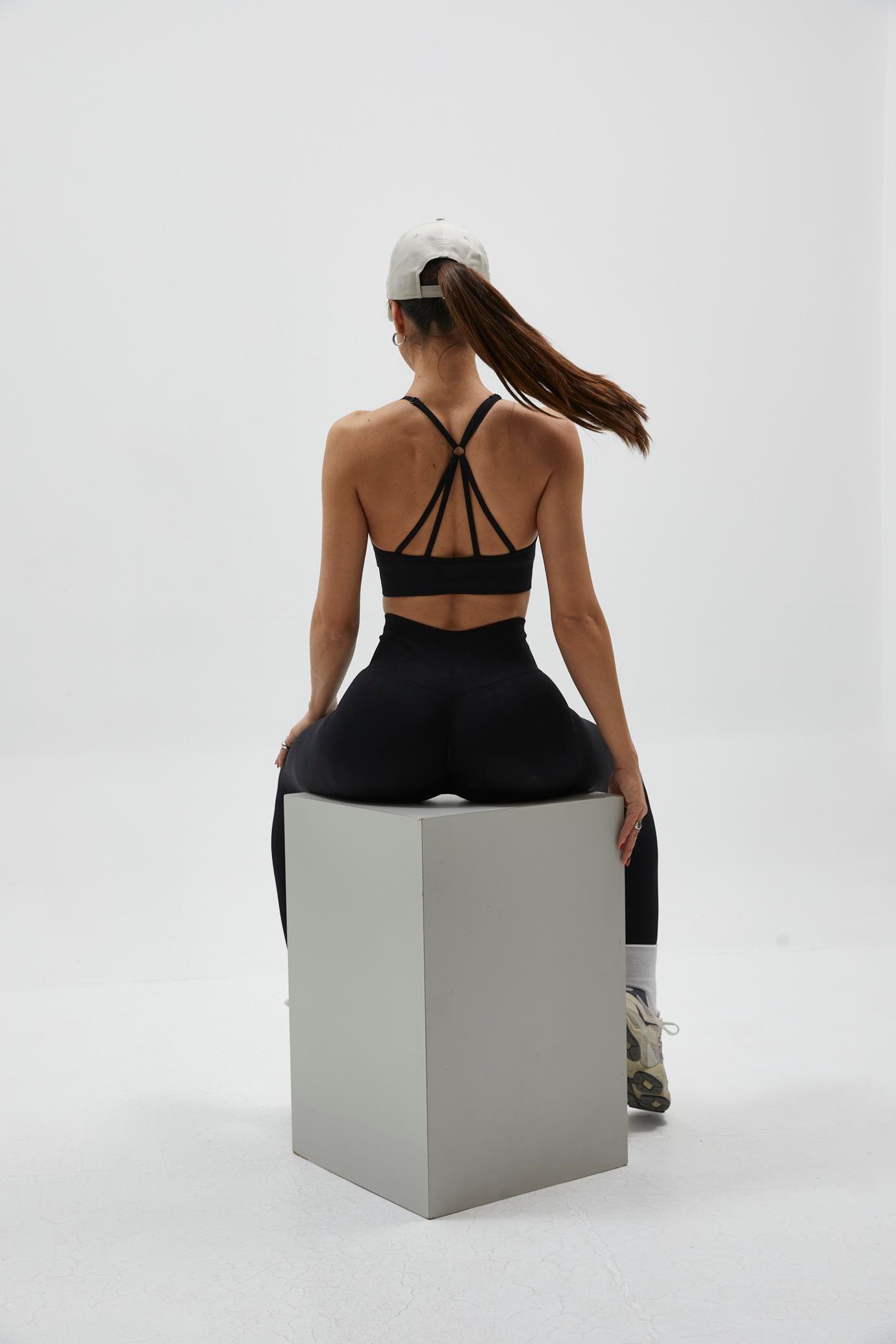 Siyah Çapraz Sırt Detaylı Bra