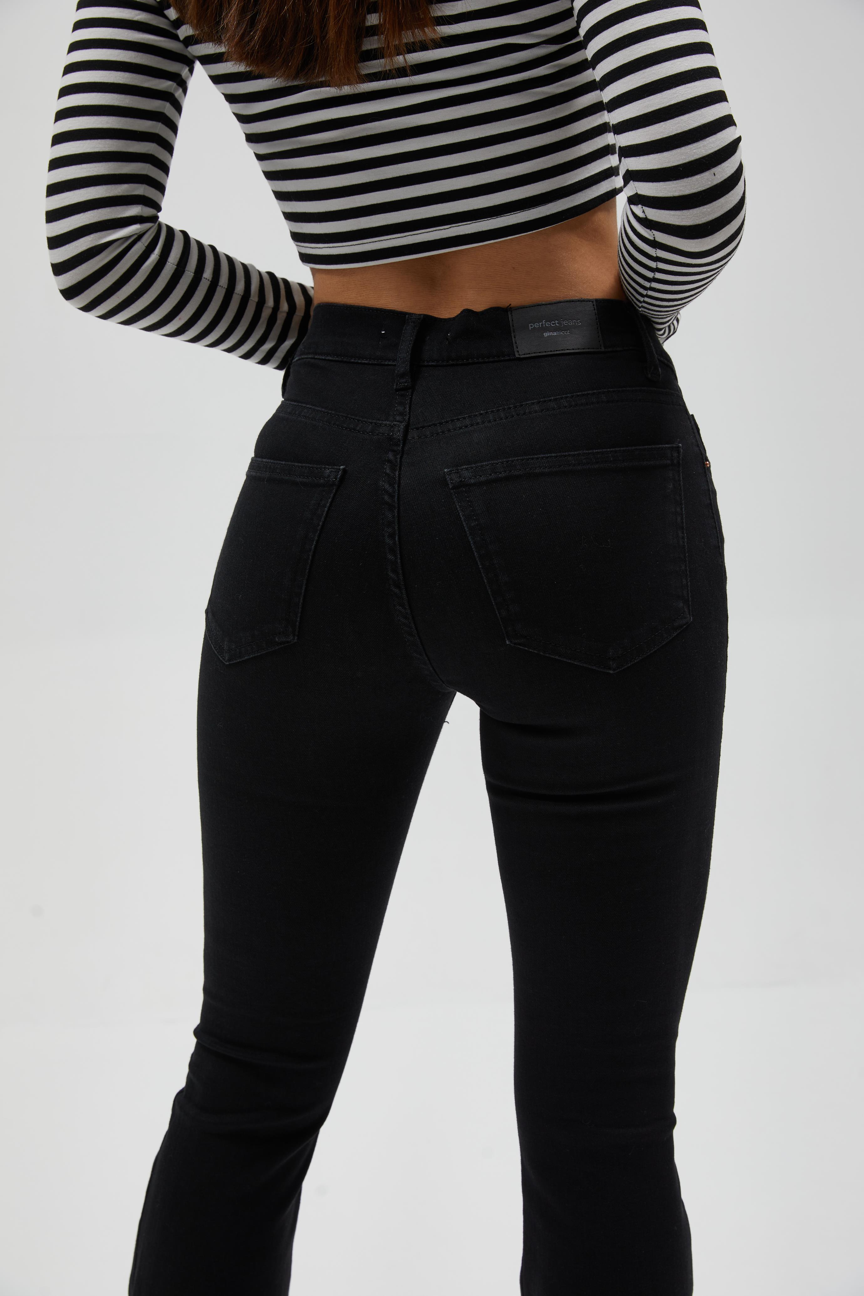 Siyah V Kesim Flare Fit Pantolon 