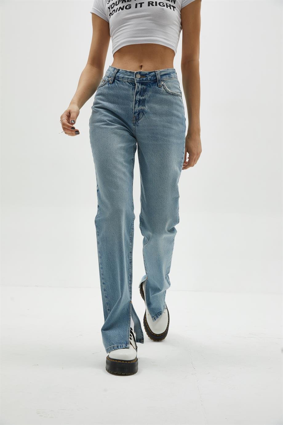 Yırtmaç Detaylı Straight Jean