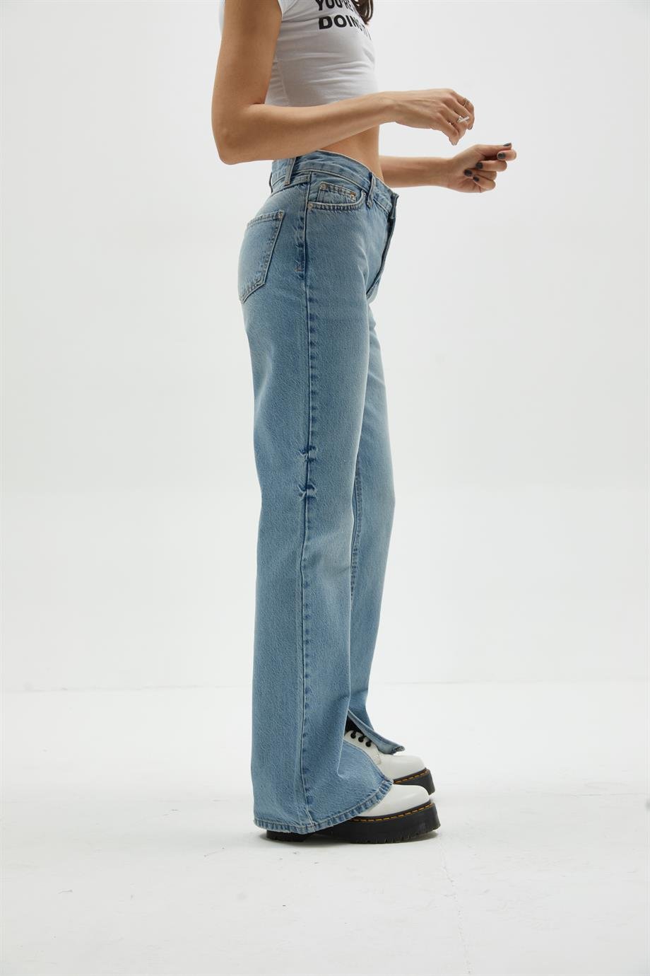 Yırtmaç Detaylı Straight Jean