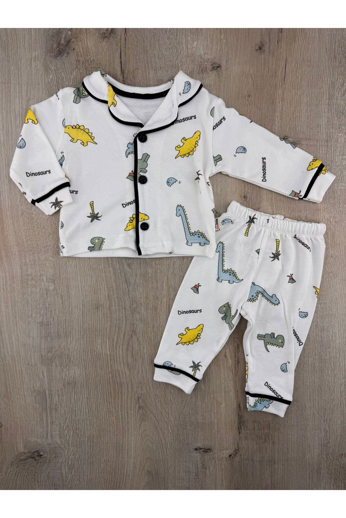 #360357 (6-24 Ay) Dinozor Desenli Önden Düğmeli Pijama Takımı