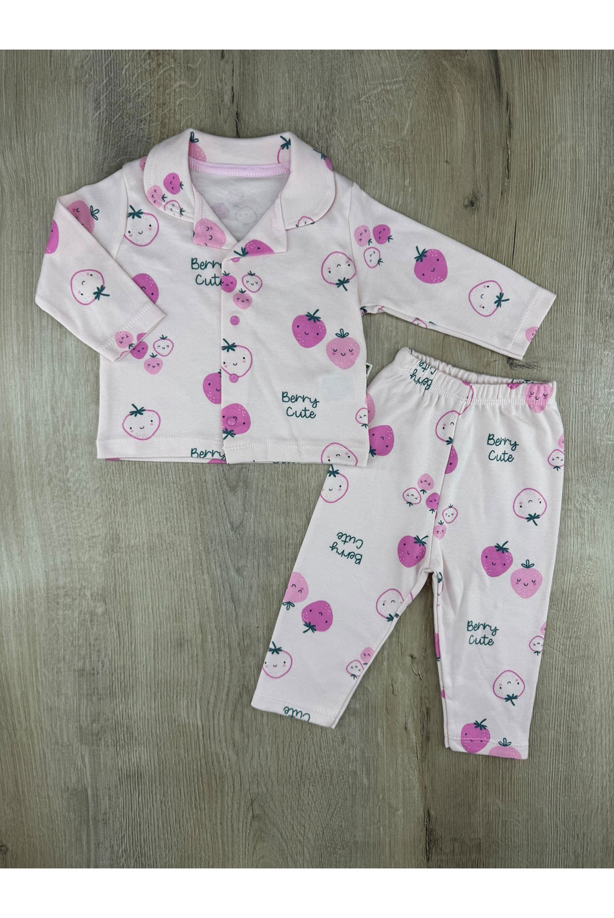 Babycan-41 (3-12 Ay) Çilek Desenli Önden Düğmeli Pijama Takımı