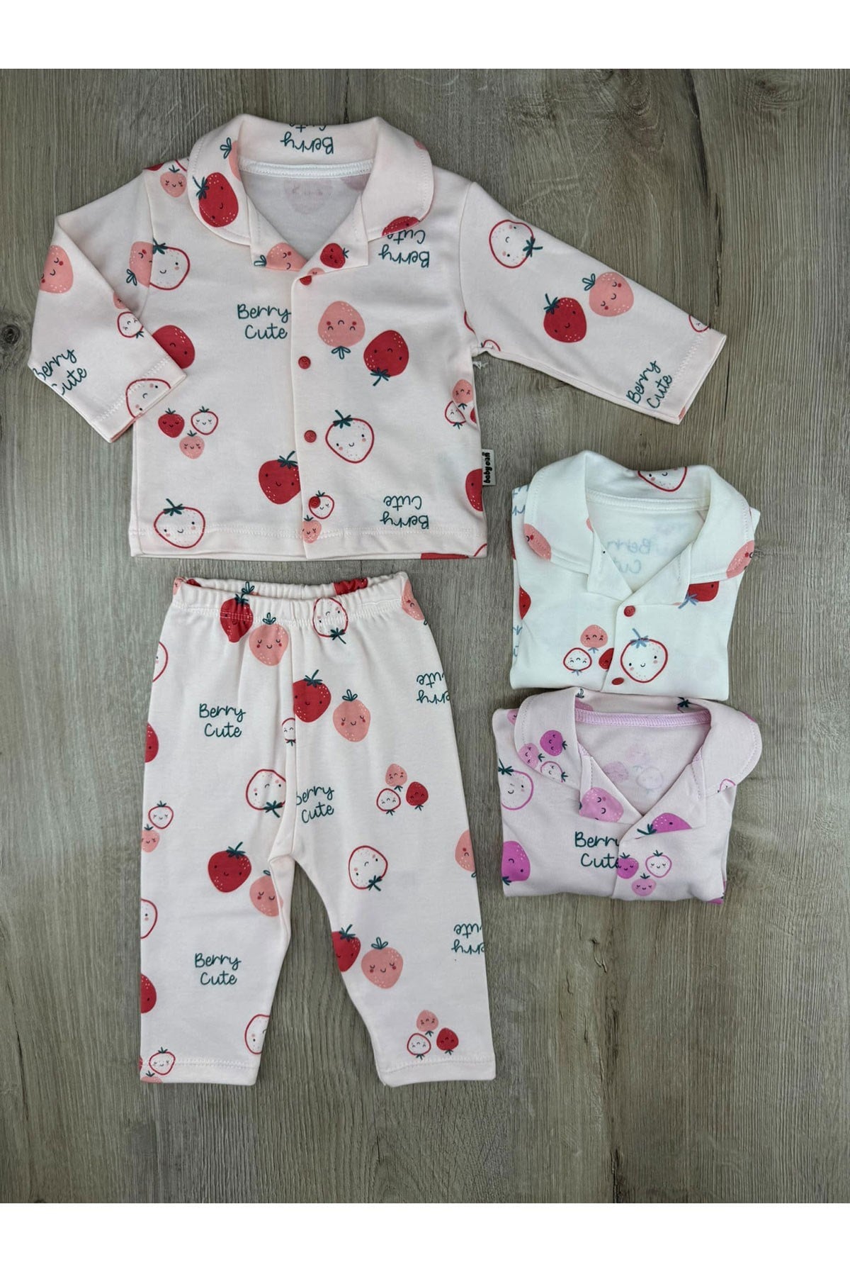 Babycan-41 (3-12 Ay) Çilek Desenli Önden Düğmeli Pijama Takımı