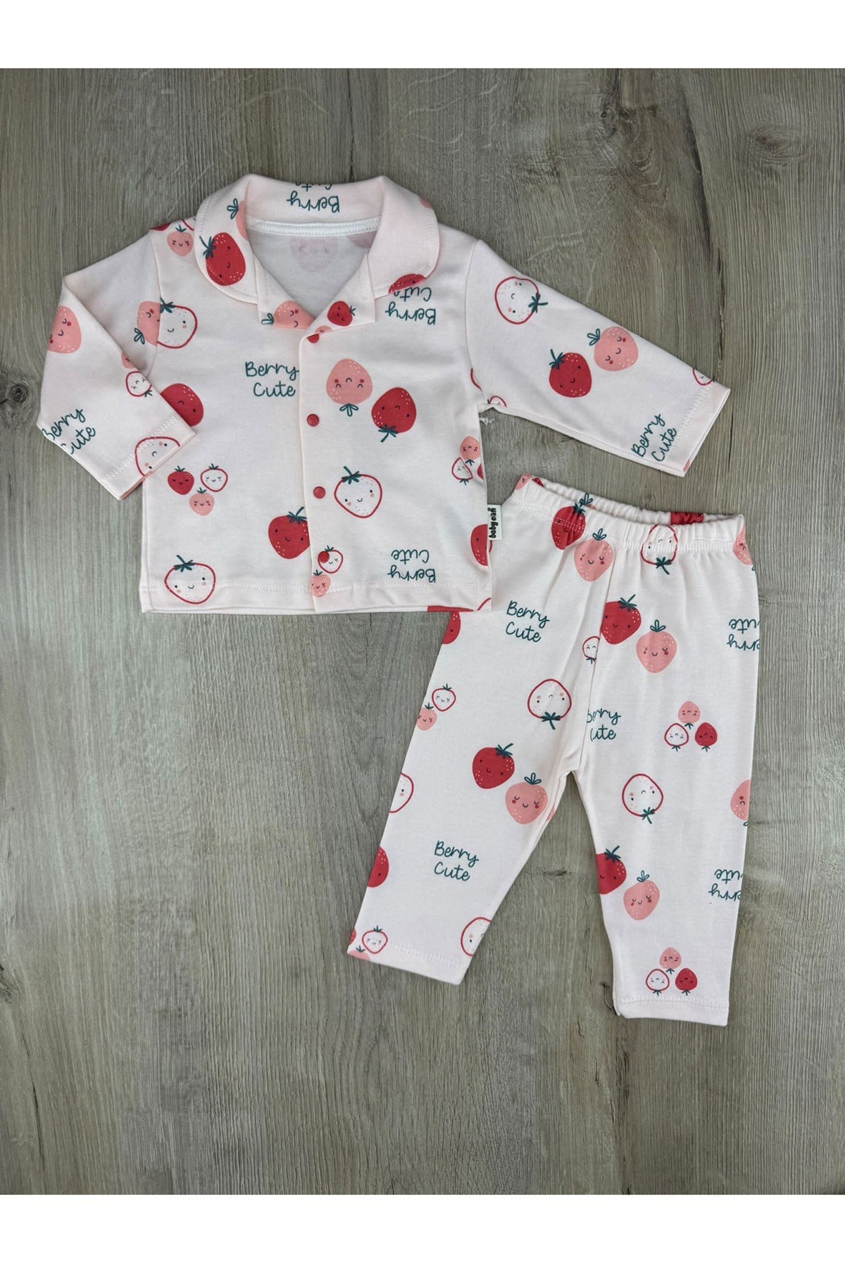 Babycan-41 (3-12 Ay) Çilek Desenli Önden Düğmeli Pijama Takımı