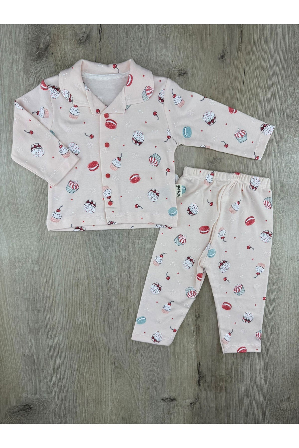 Babycan-41 (3-12 Ay) Pasta Desenli Önden Düğmeli Pijama Takımı