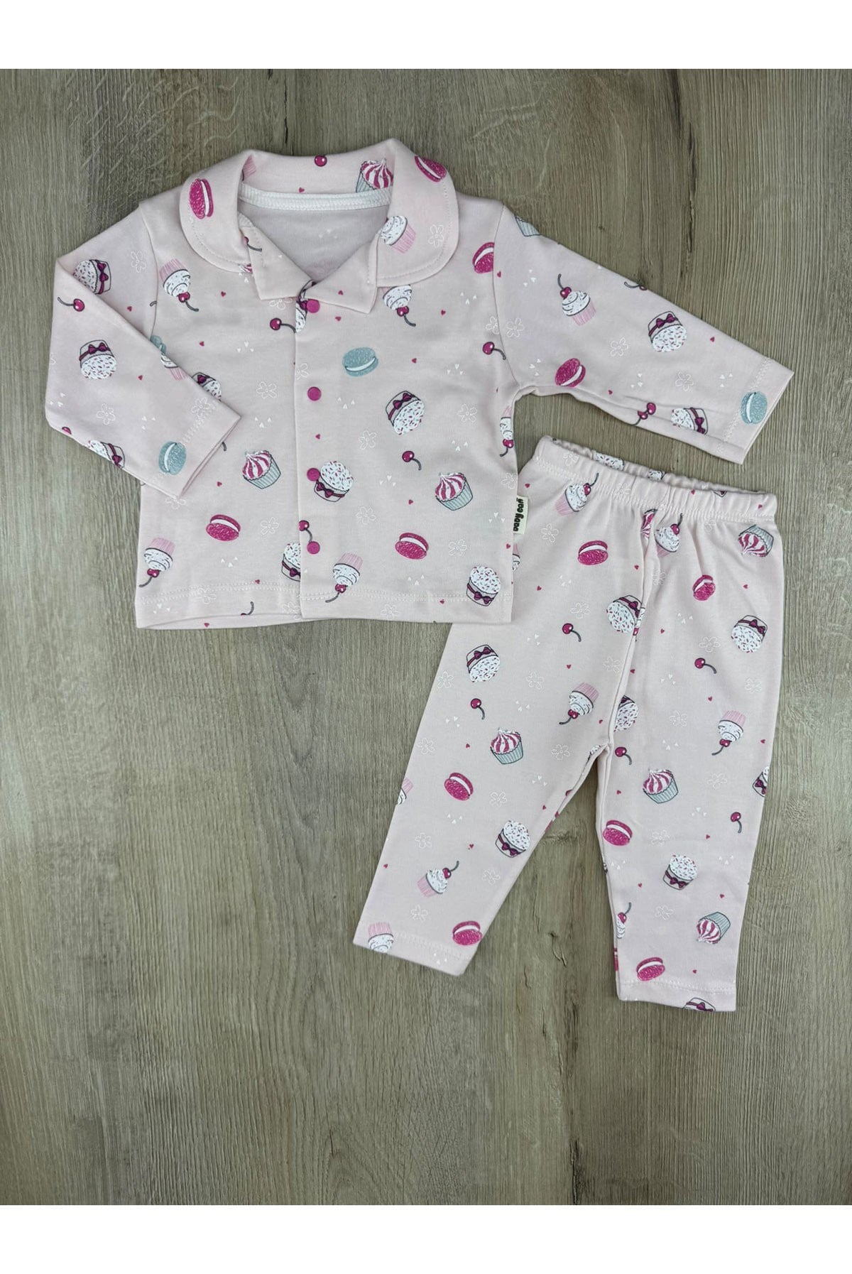 Babycan-41 (3-12 Ay) Pasta Desenli Önden Düğmeli Pijama Takımı