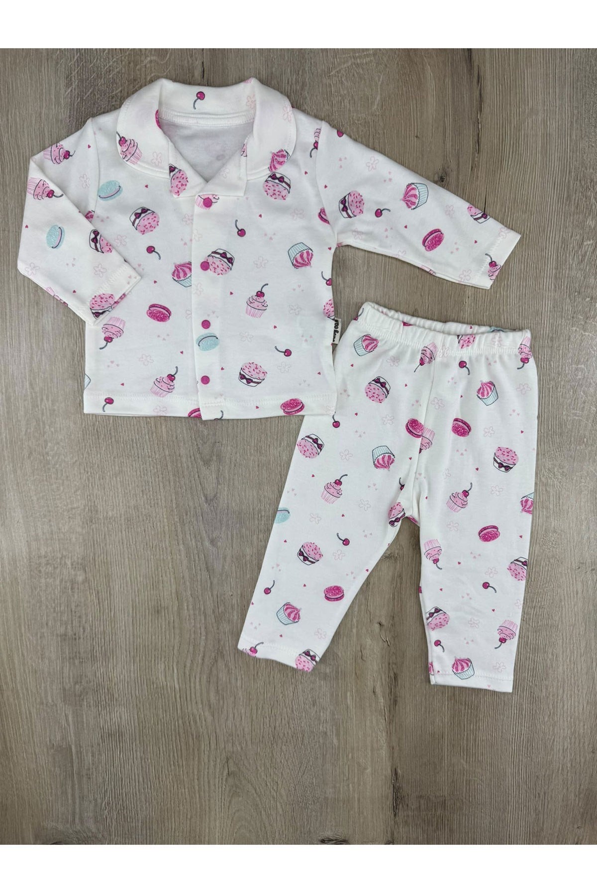 Babycan-41 (3-12 Ay) Pasta Desenli Önden Düğmeli Pijama Takımı