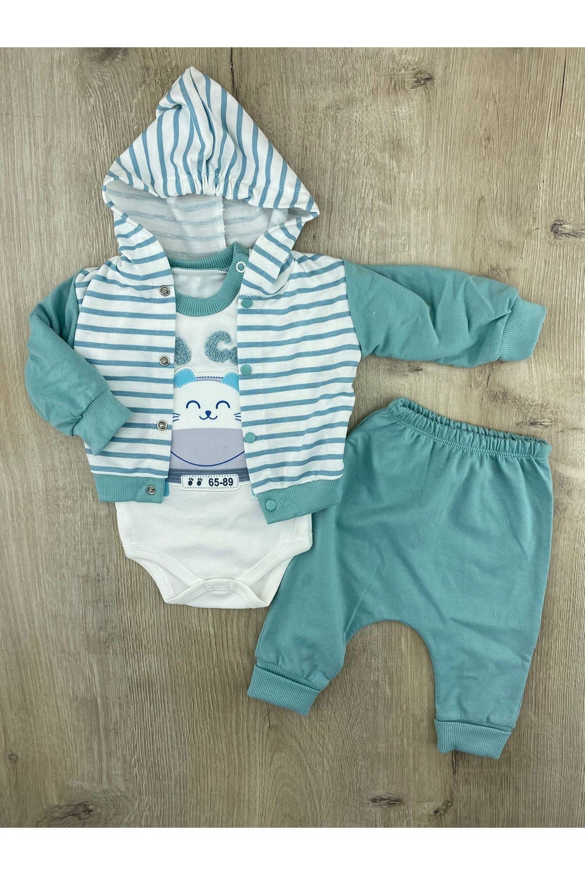Babyim 1724 (0-9 Ay) Araba Süren Kedicik Desenli 3Lü Hırkalı Takım