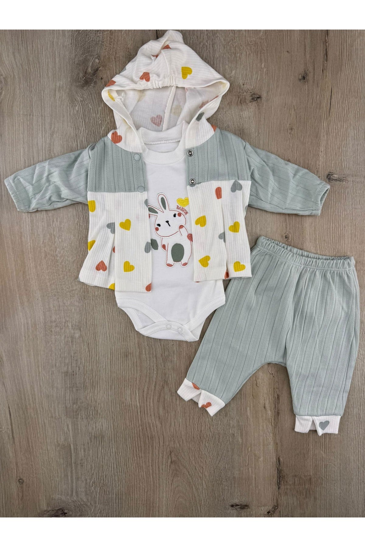 Babyim 2260 (0-9 Ay) Kalp Desenli Tavşan Nakışlı 3Lü Hırkalı Takım