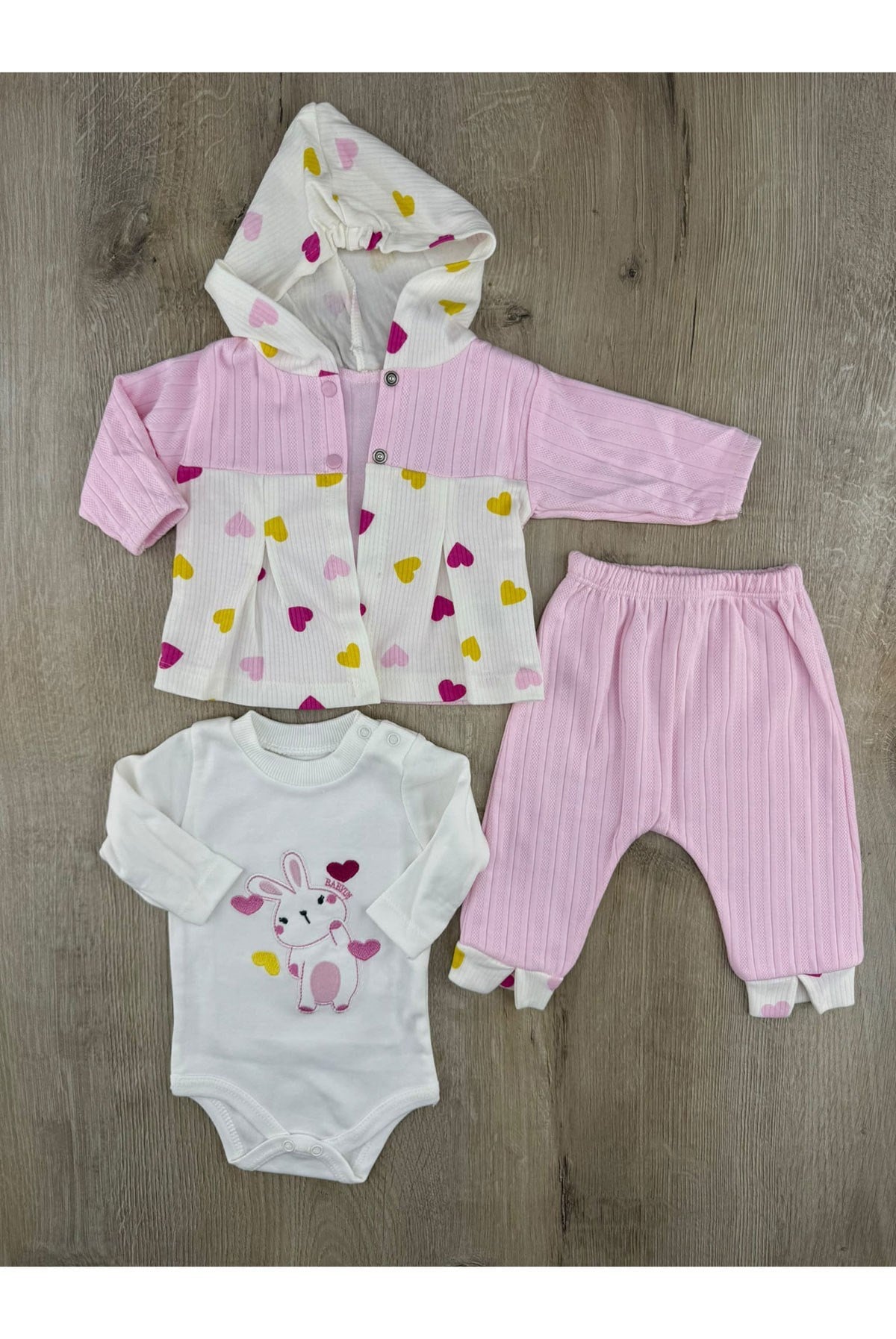 Babyim-62 (0-9 Ay) Renkli Kalpli Tavşan Desenli 3Lü Hırkalı Takım