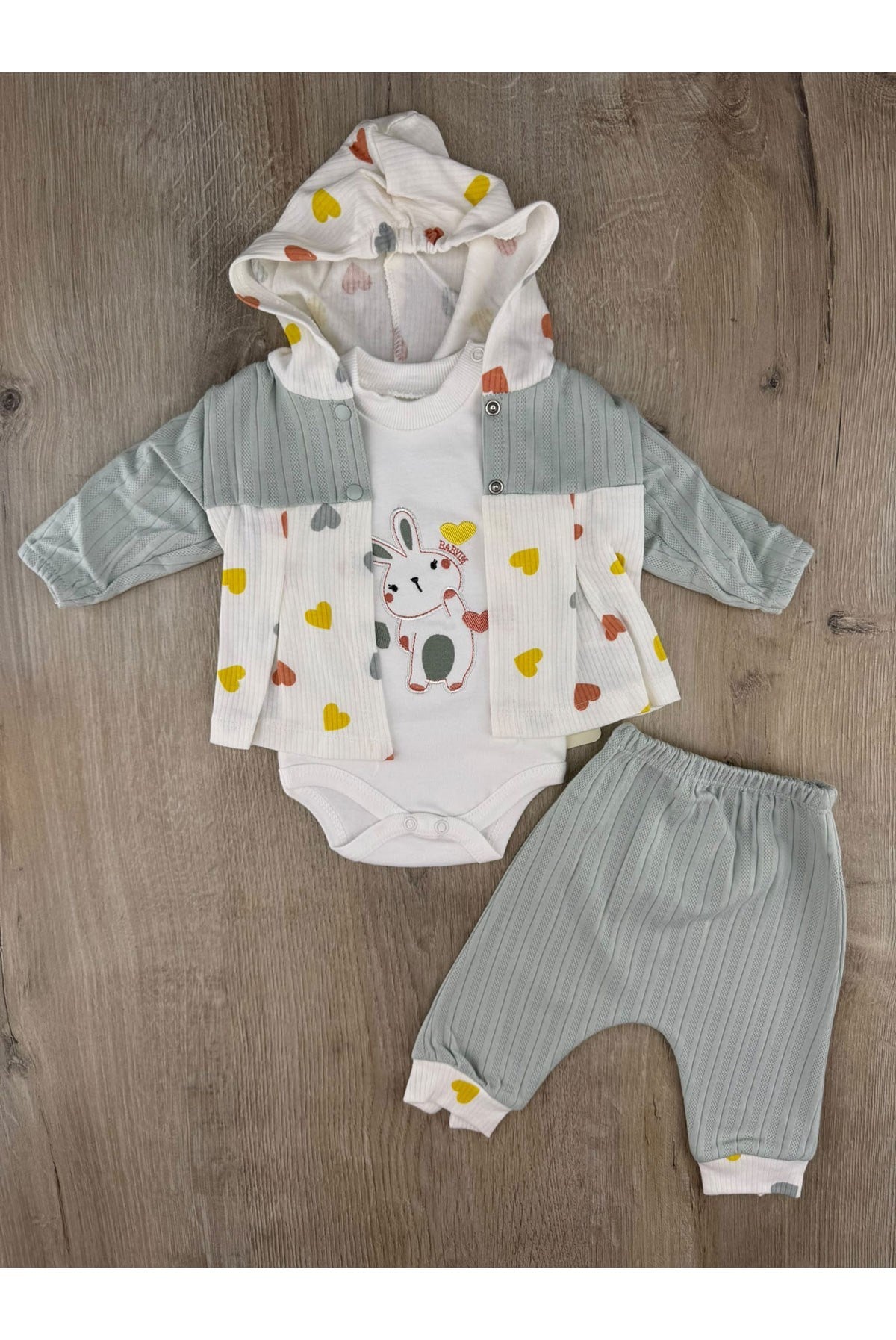 Babyim-62 (0-9 Ay) Renkli Kalpli Tavşan Desenli 3Lü Hırkalı Takım