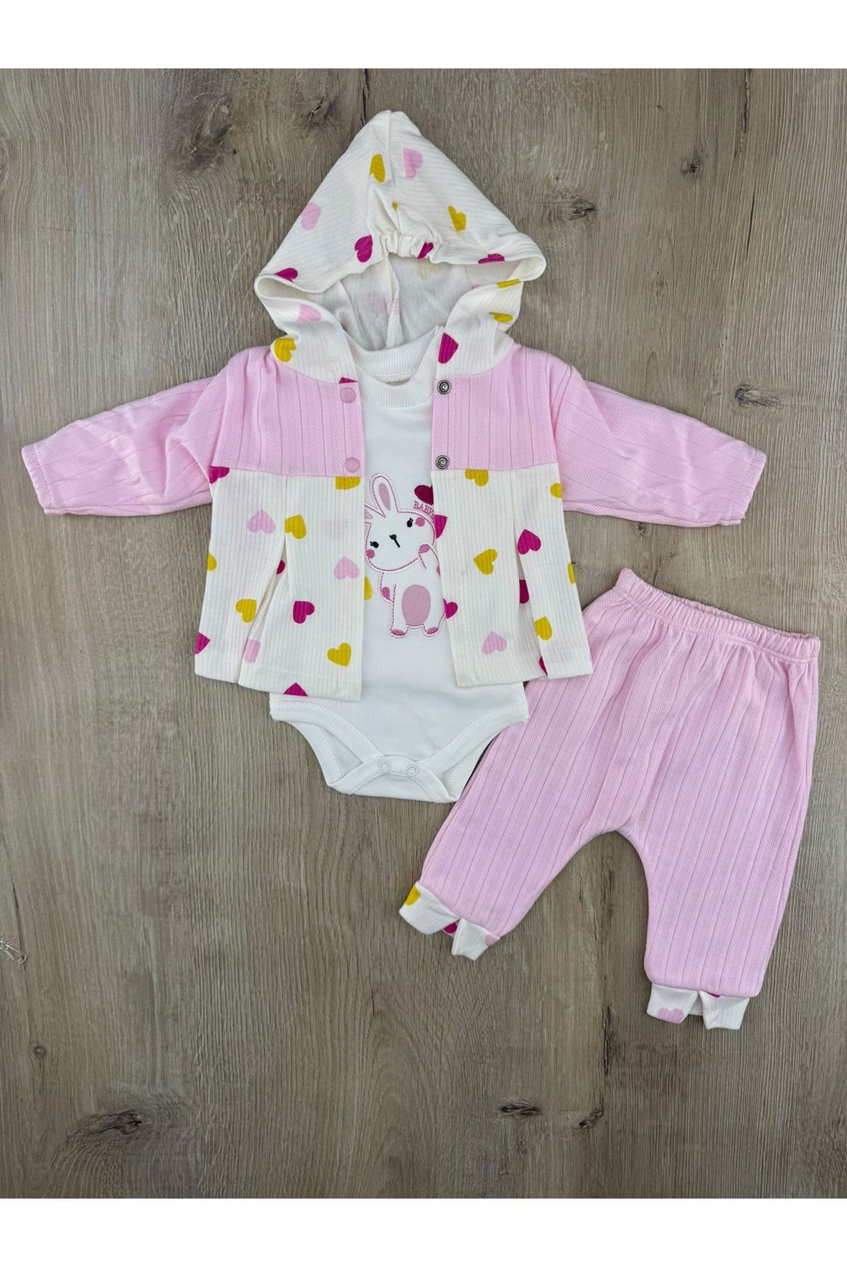 Babyim-62 (0-9 Ay) Renkli Kalpli Tavşan Desenli 3Lü Hırkalı Takım