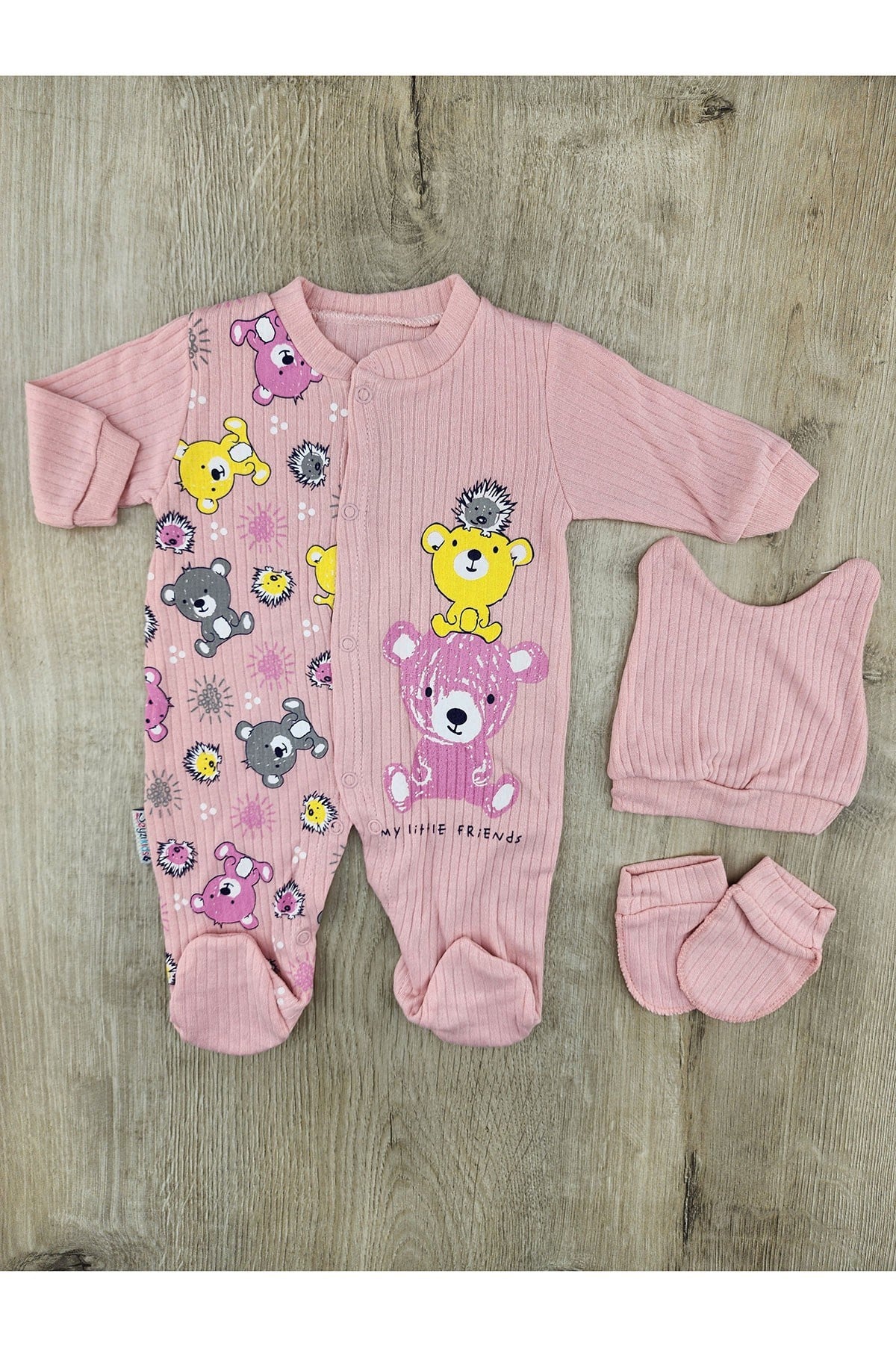 Beyzi Baby (0-9 Ay)  Little Friends Desenli Eldivenli Ve Şapkalı Tulum