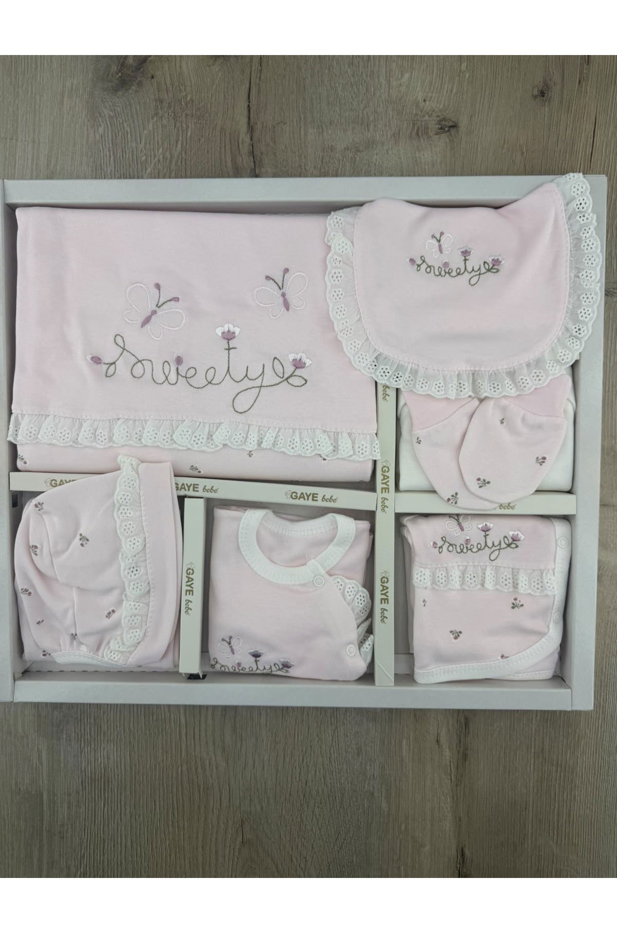 GAYE (0-3 Ay) Sweety İşlemeli 10 Lu Hastane Çıkış Seti