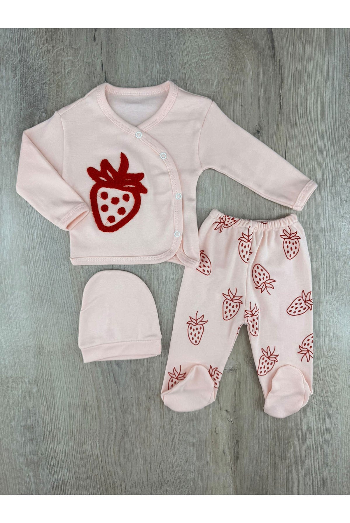 Gonca Bebe (0-3 Ay) Süzene Çilek Desenli Şapkalı Zıbın Takımı