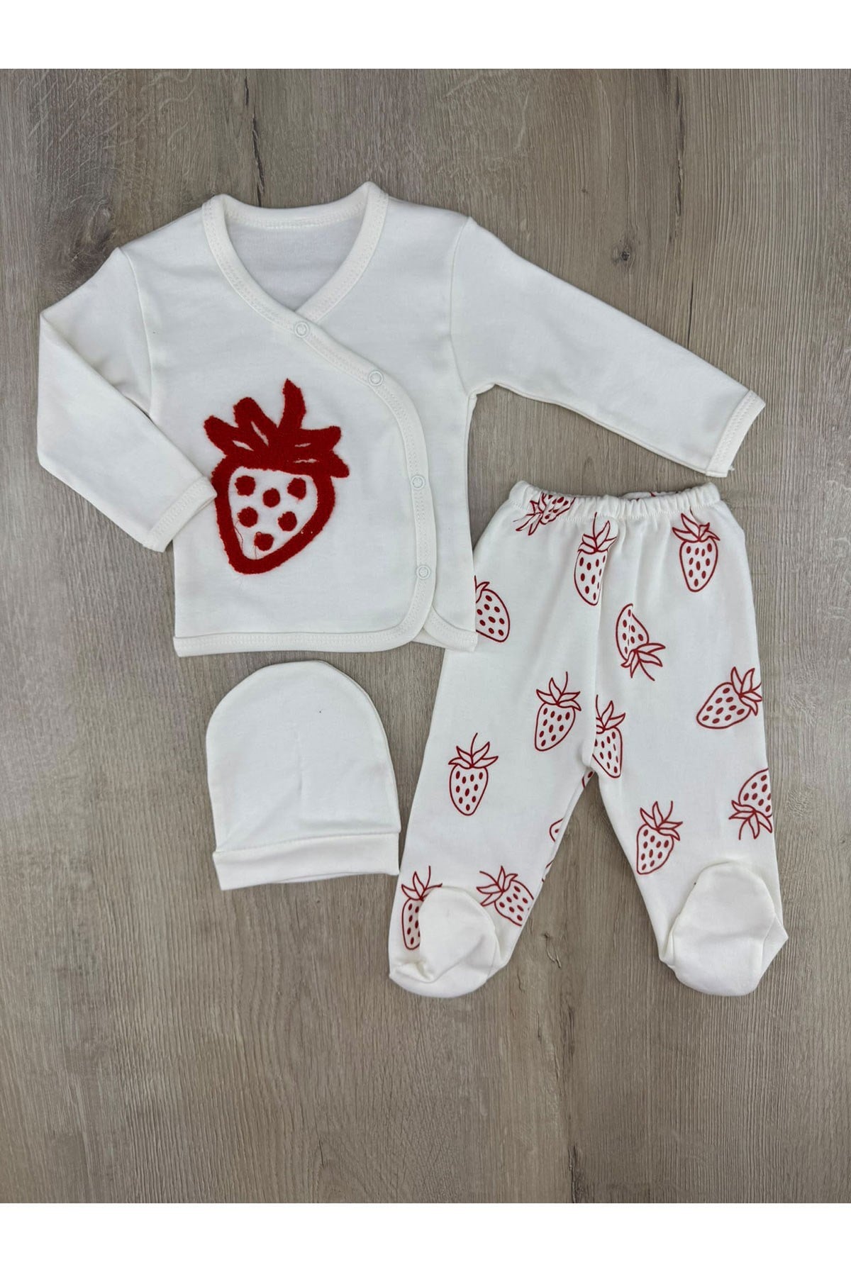 Gonca Bebe (0-3 Ay) Süzene Çilek Desenli Şapkalı Zıbın Takımı