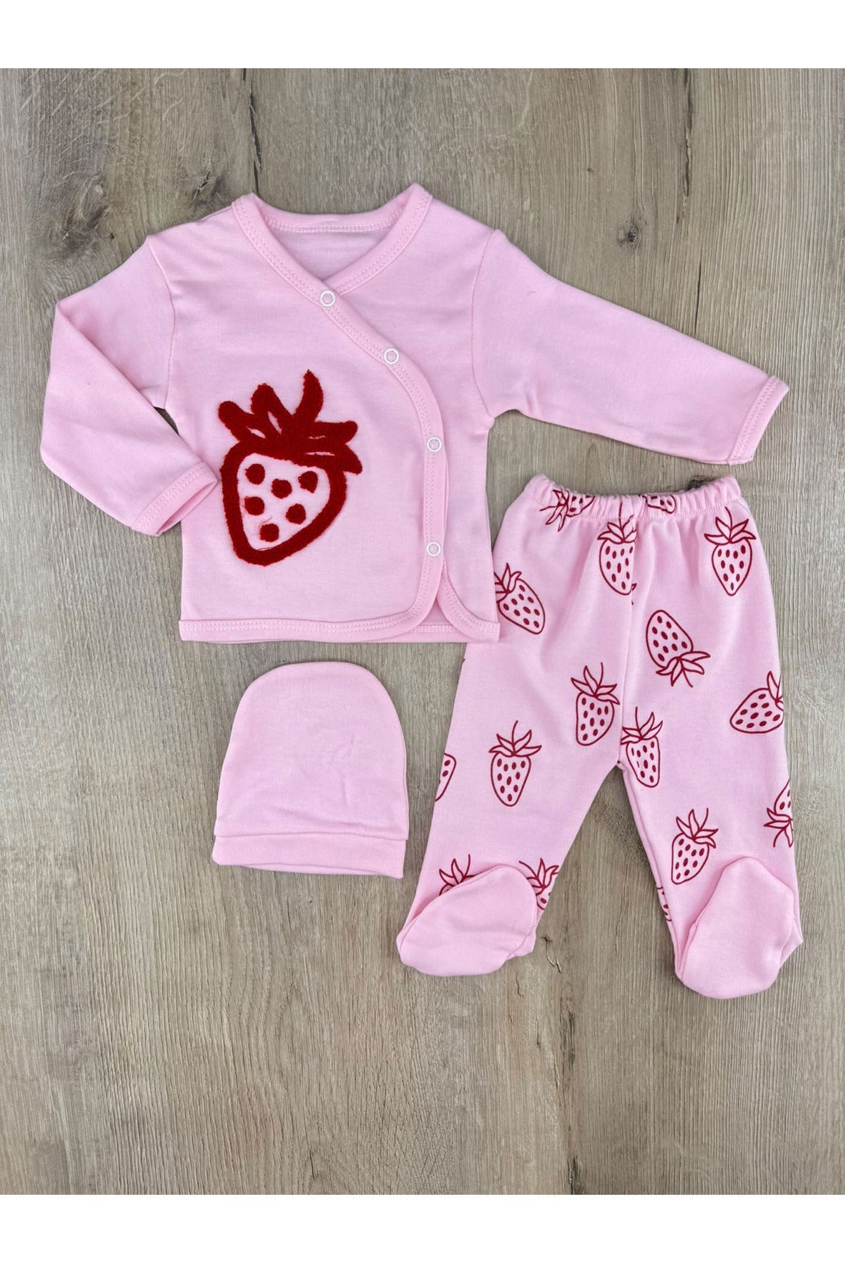 Gonca Bebe (0-3 Ay) Süzene Çilek Desenli Şapkalı Zıbın Takımı