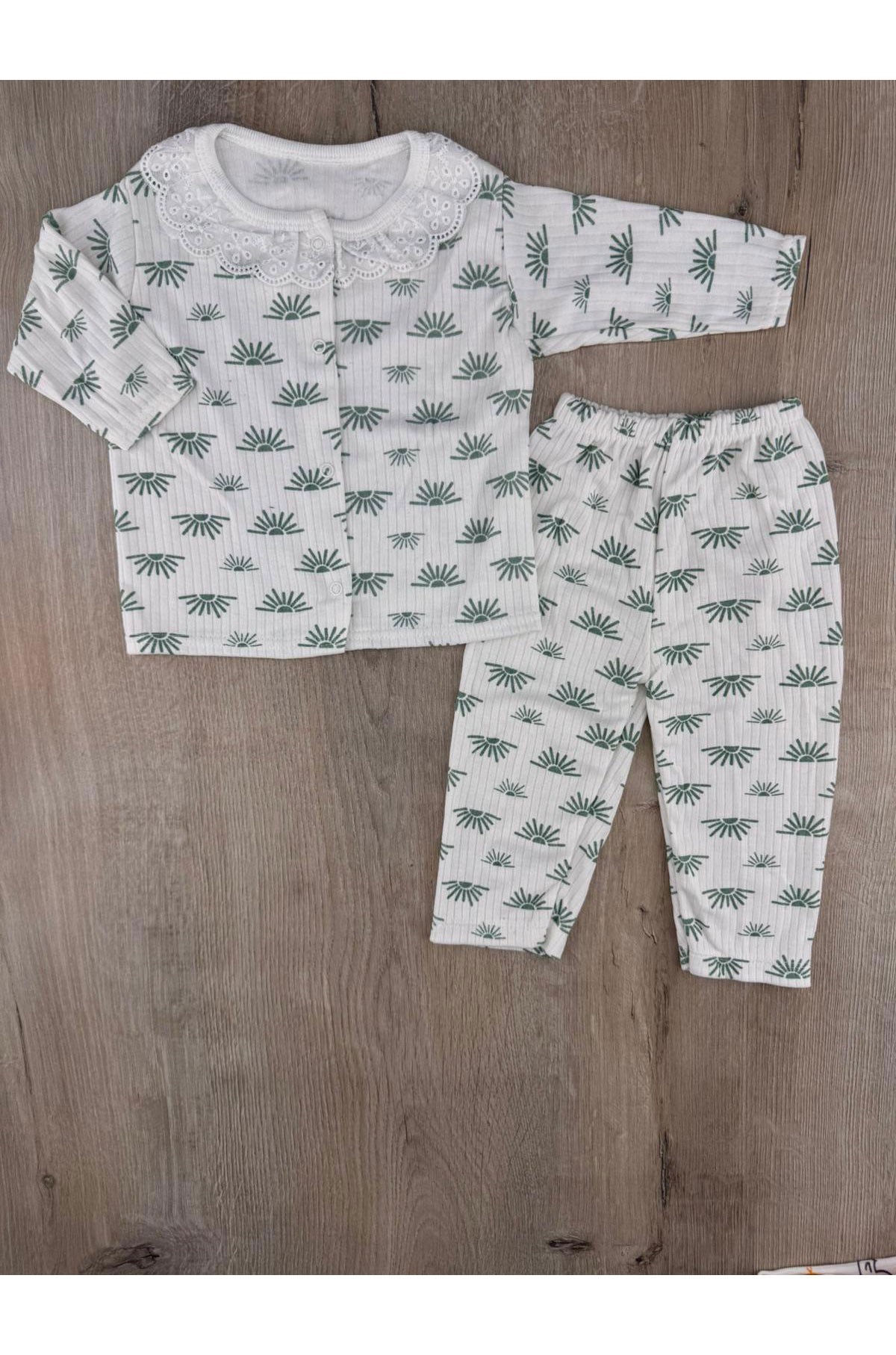 Gonca Bebe (0-6 Ay) Güneş Desenli Yaka Dantelli Pijama Takımı