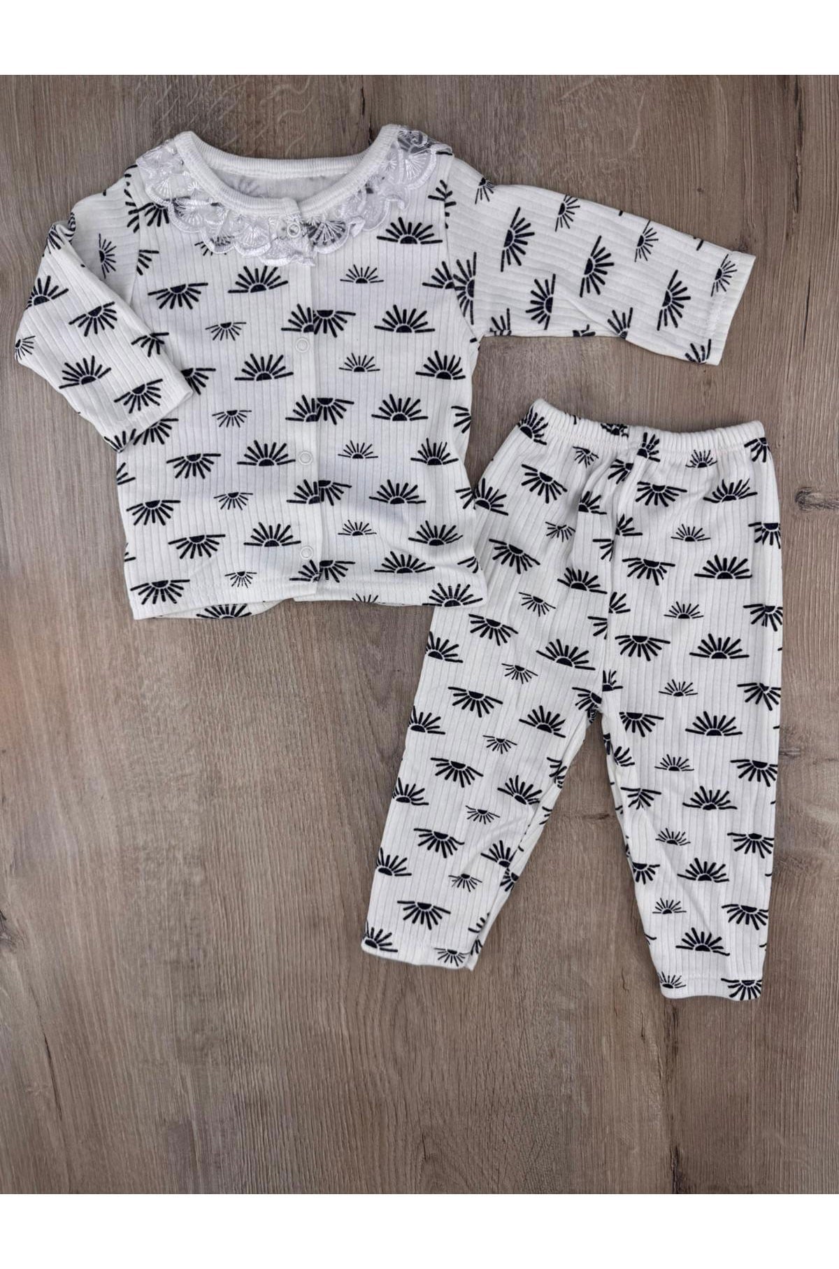 Gonca Bebe (0-6 Ay) Güneş Desenli Yaka Dantelli Pijama Takımı