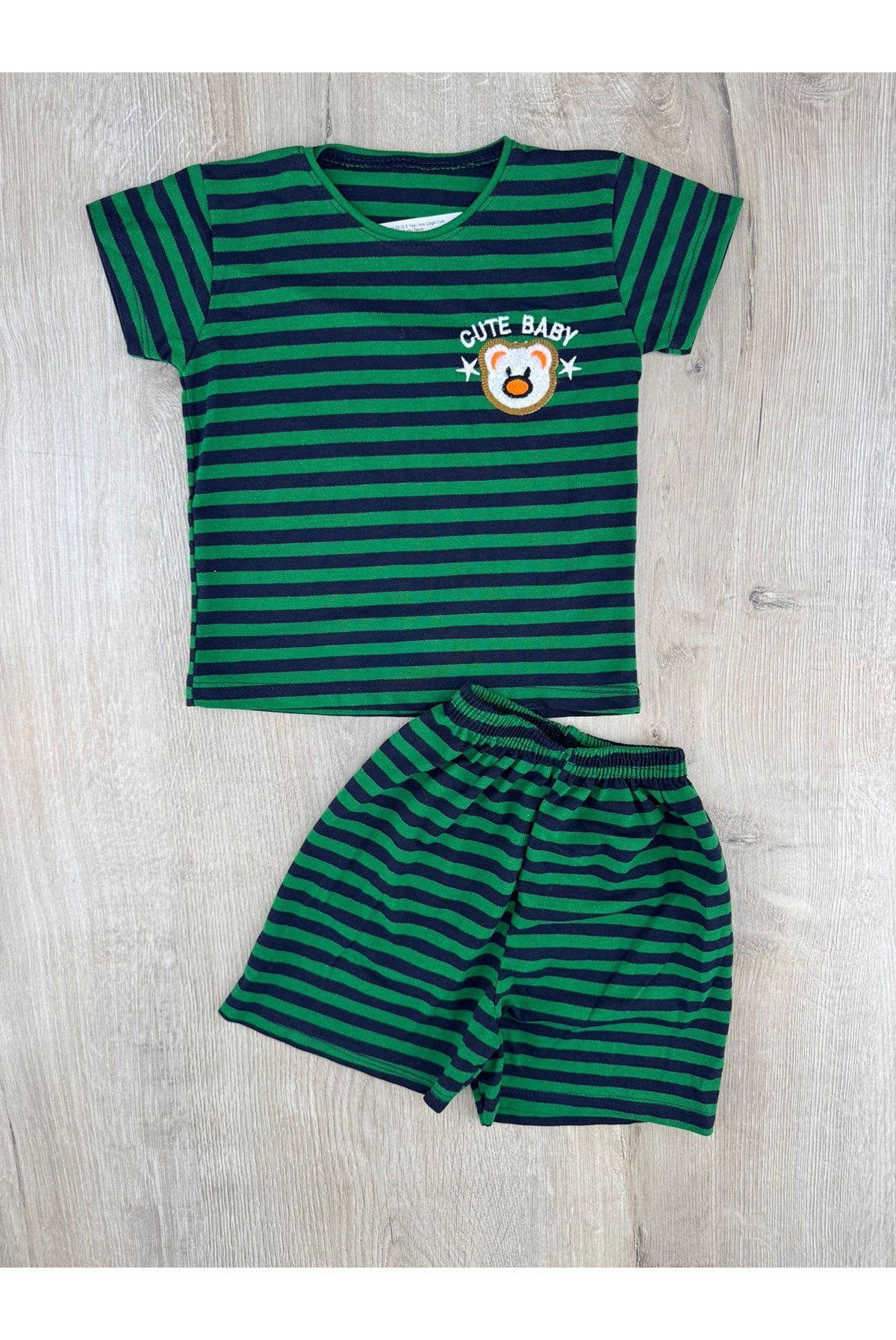 Keskincan-33 (2-5 Yaş) İnce Çizgili Cute Ayıcık Desenli Şortlu Takım