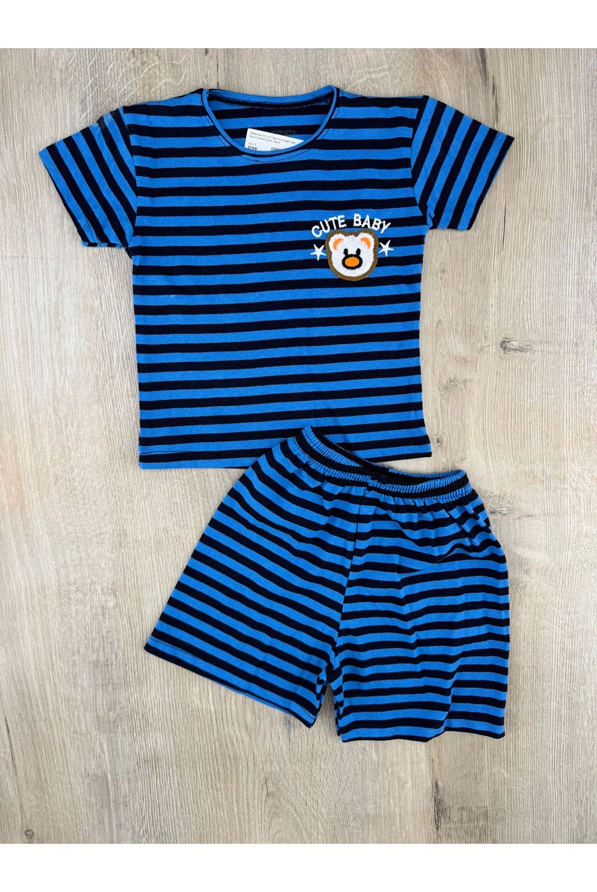 Keskincan-33 (2-5 Yaş) İnce Çizgili Cute Ayıcık Desenli Şortlu Takım