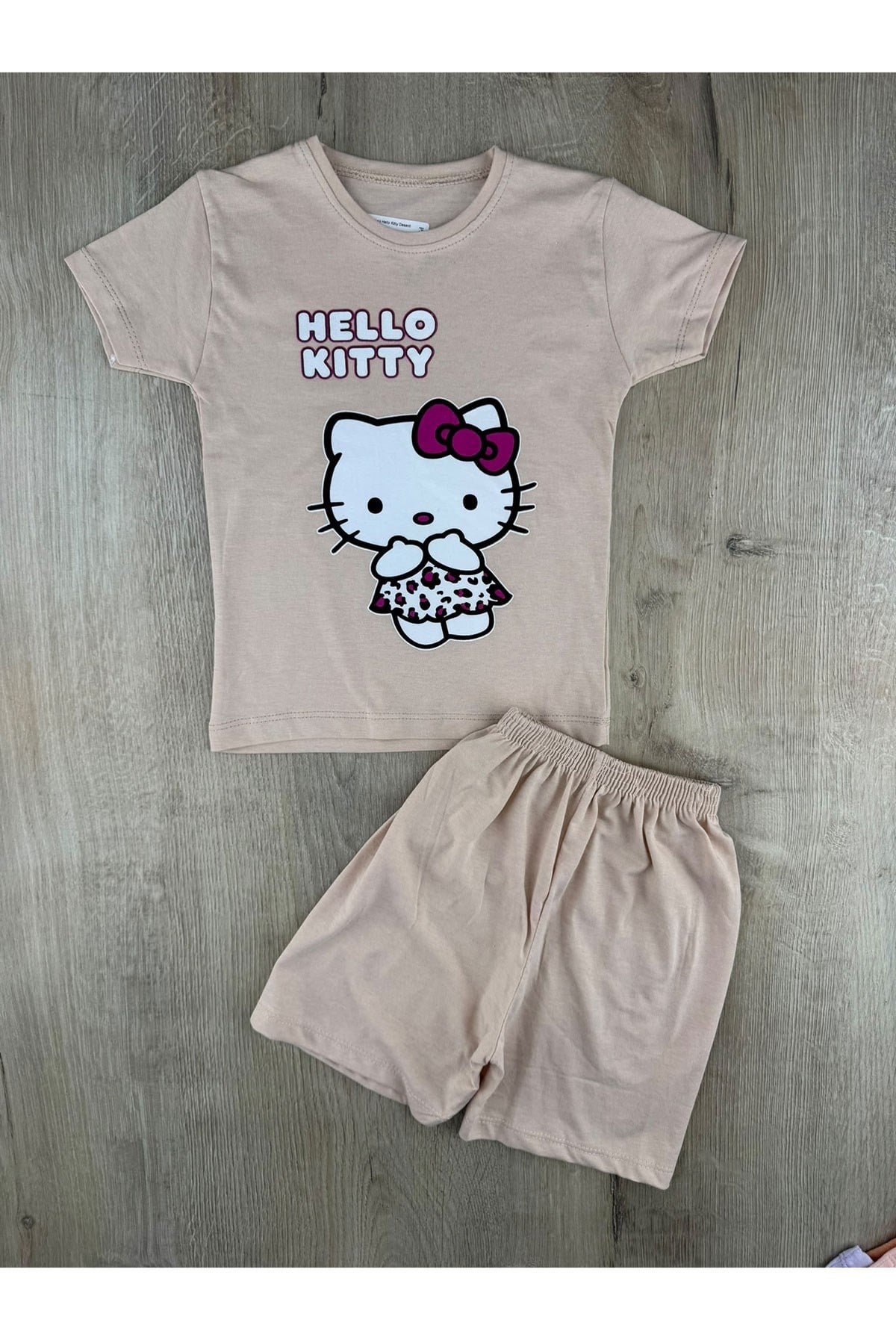 Keskincan-33 (2-5 Yaş)i Hello Kitty Desenli Şortlu Takım