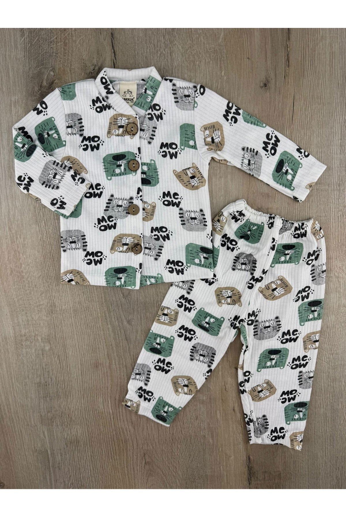 Makkuk (6-9-12-18 Ay) Renkli Kedi Desenli Önden Düğmeli Pijama Takımı