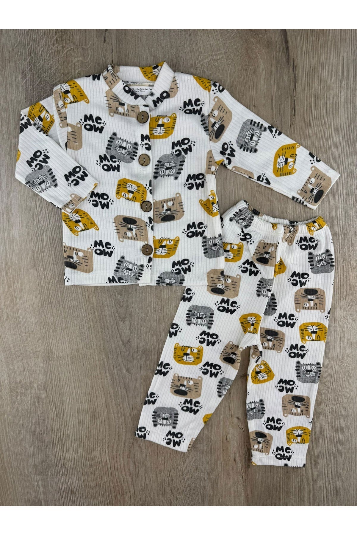 Makkuk (6-9-12-18 Ay) Renkli Kedi Desenli Önden Düğmeli Pijama Takımı