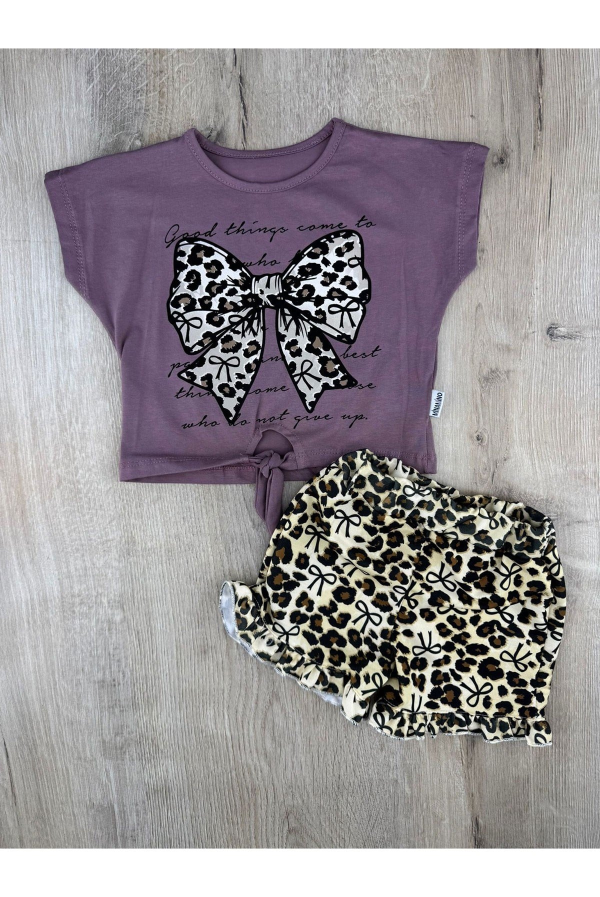 Minamino (2-5 Yaş) Leopar-Fiyonk Desenli Şortlu Takım