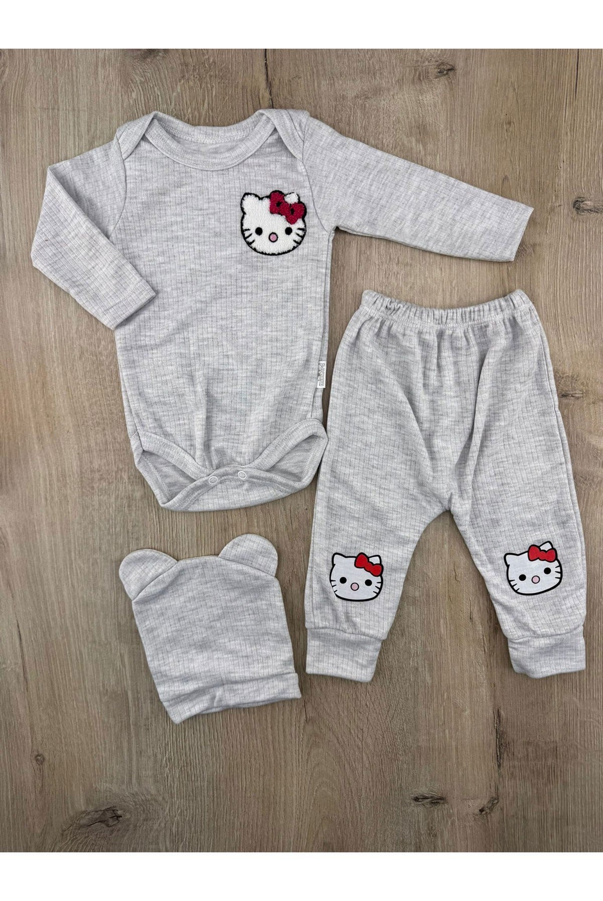 Minibird (3-6-9 Ay) Hello Kitty Desenli Çıtçıtlı Badili Şapkalı Takım
