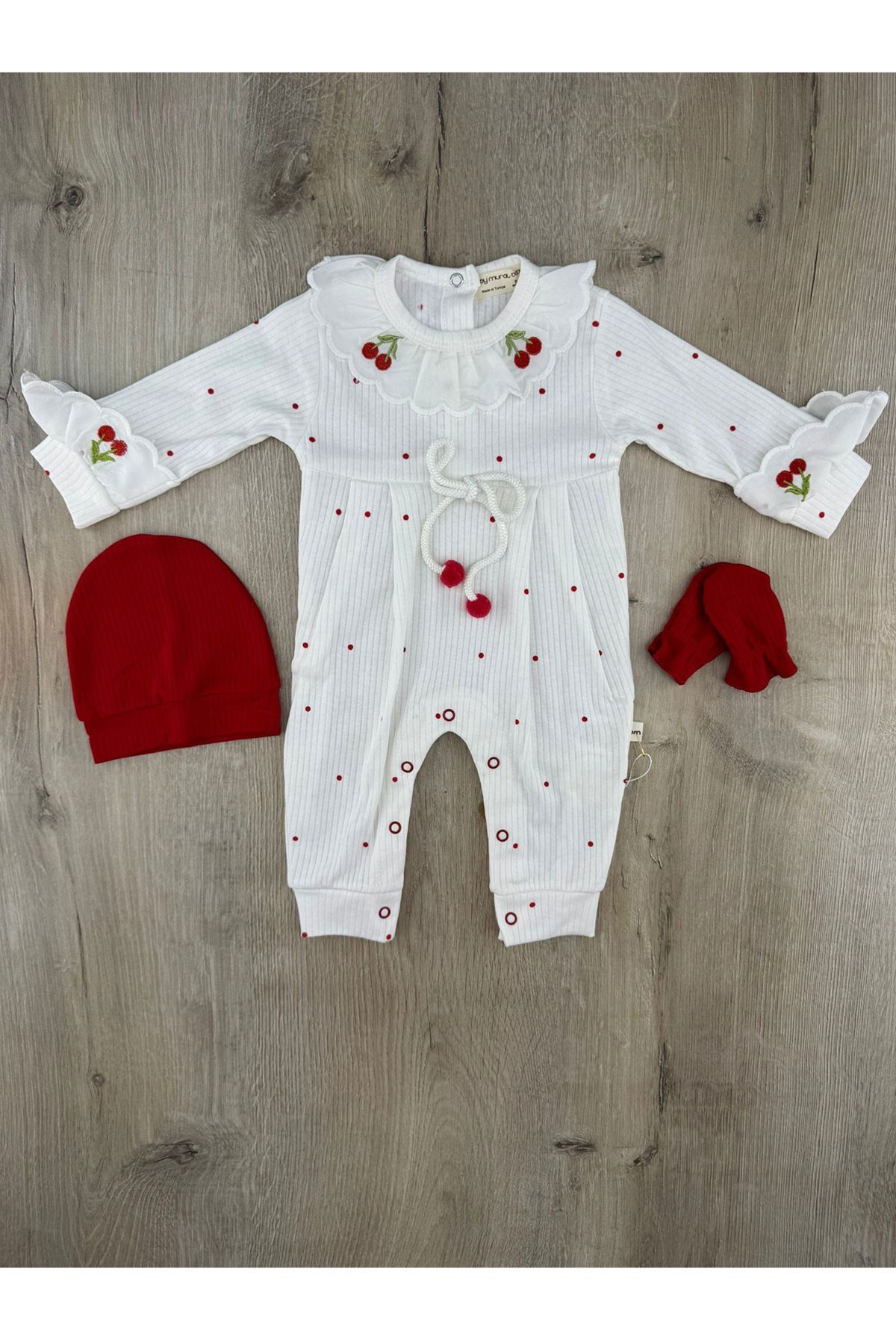 Murat Baby (0-12 Ay) 9359 Kiraz Desenli Şapka Ve Eldivenli Yaka Detaylı Tulum